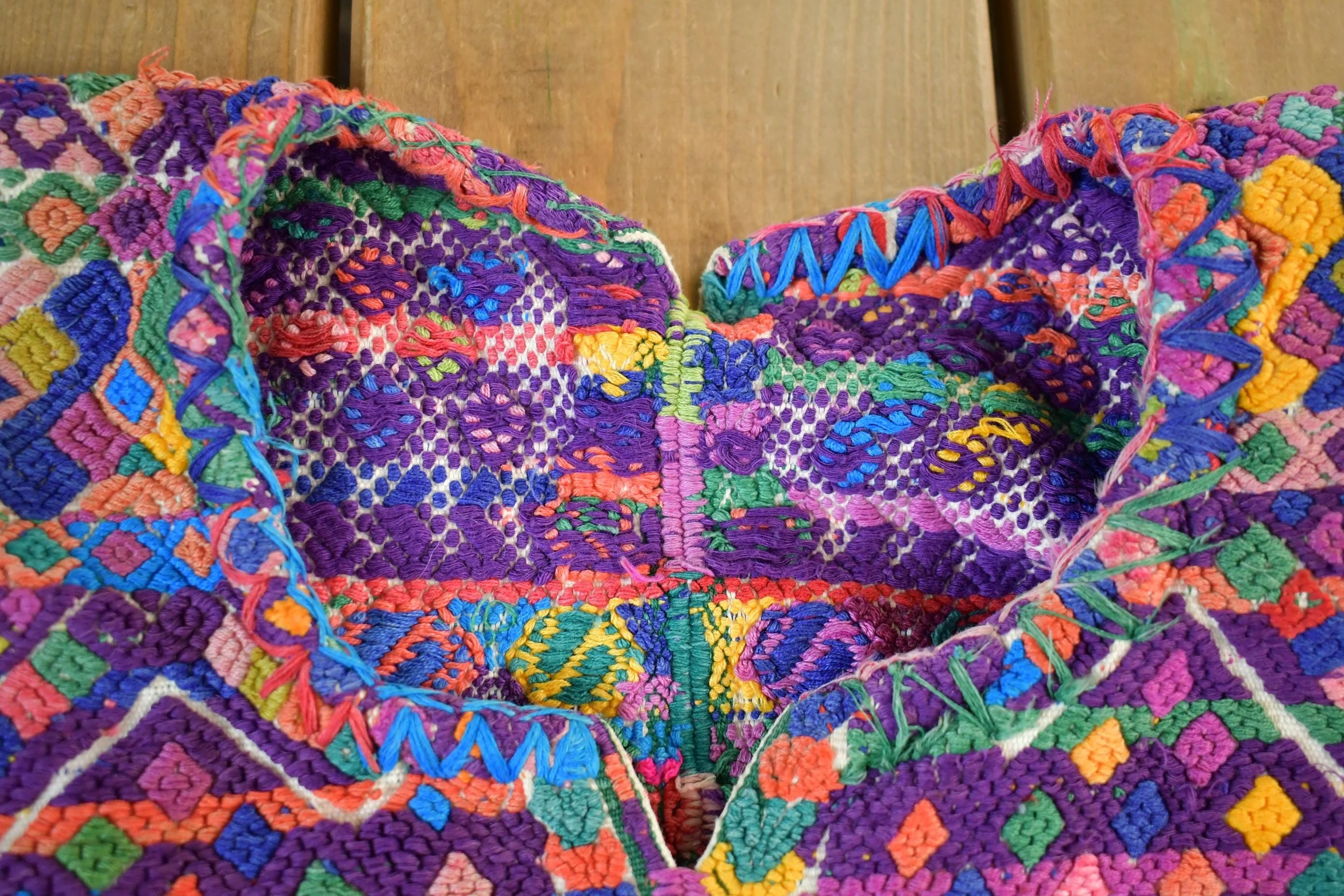 Vintage 1940s 1950s Bohemian Hand Loomed Poncho Jacket - Image 4