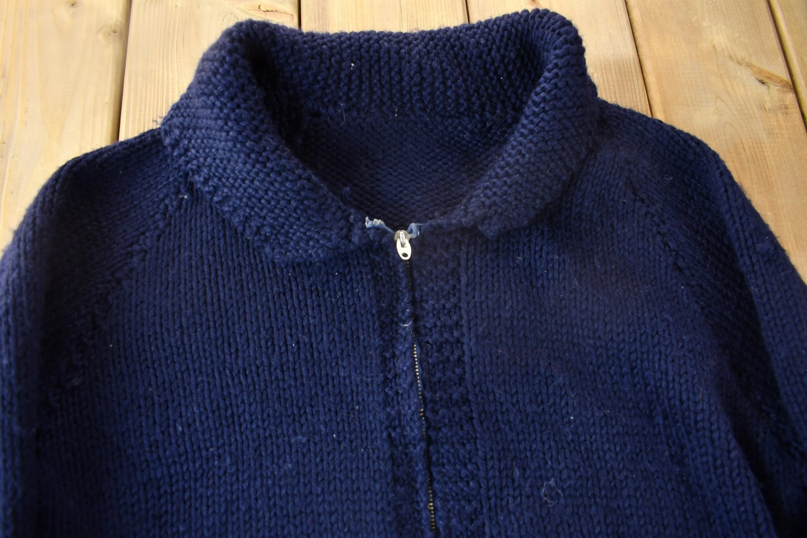 Vintage 1950s Hand-Knit Blank Navy Blue Cowichan Sweater Men's Medium - Image 3