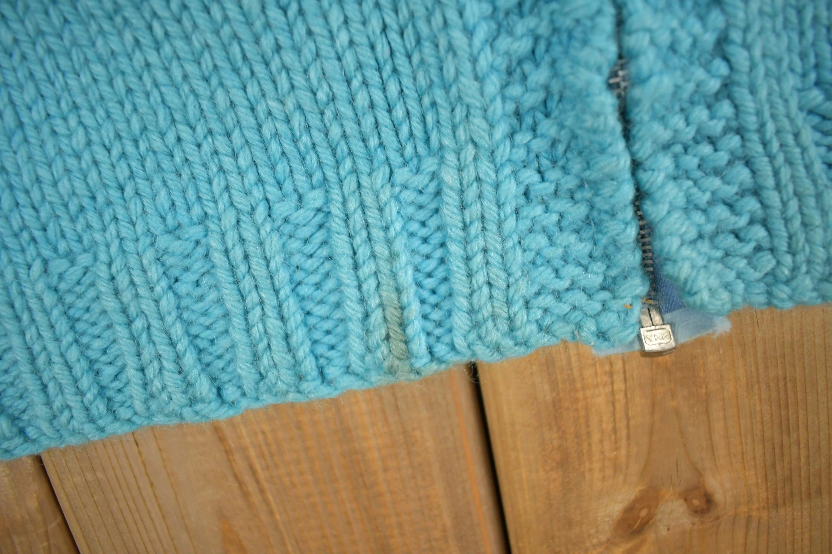 Vintage 1950s Hand-Knit Cowichan Sweater Men's Medium - Image 4
