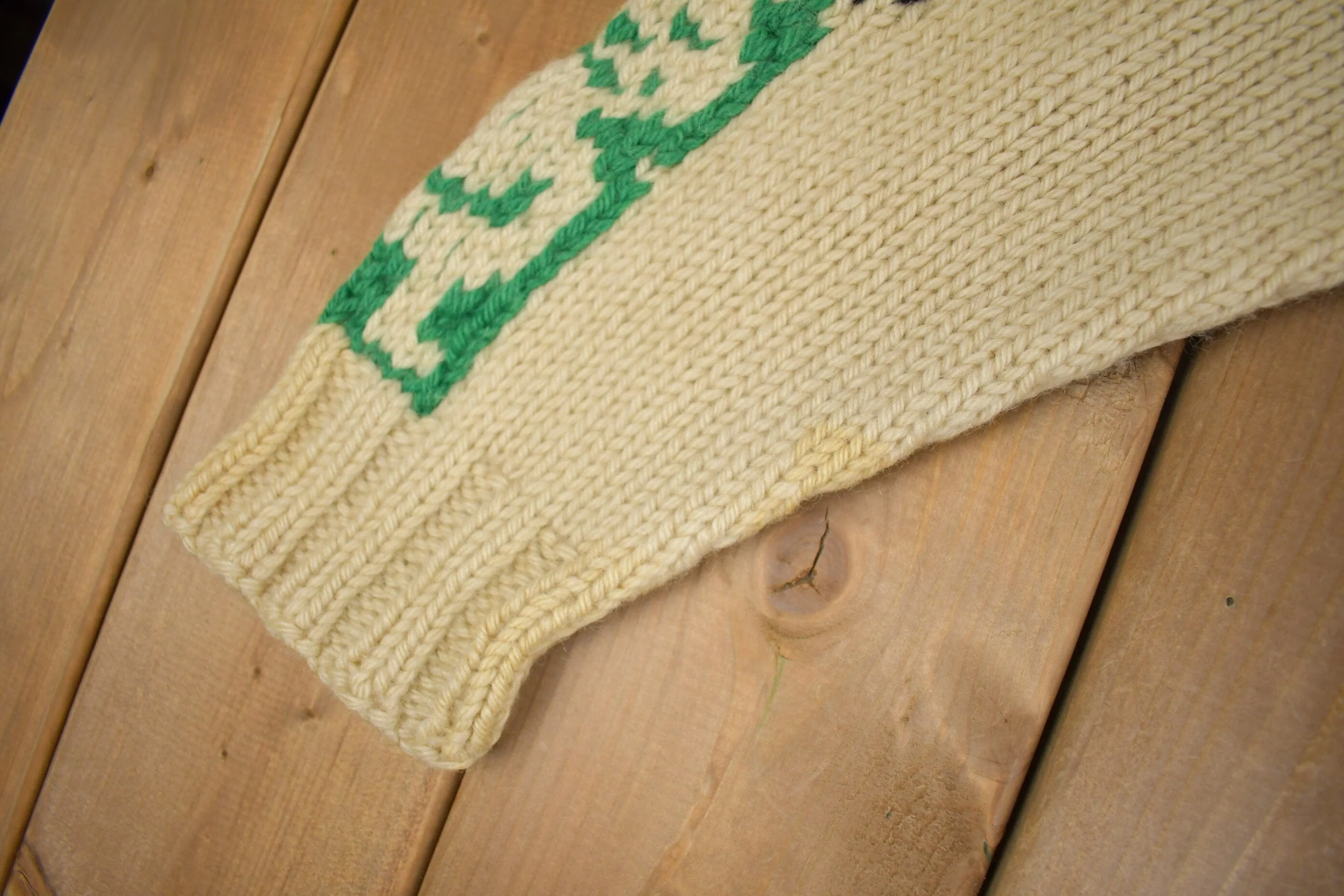 Vintage 1950s Hand-Knit Totem Pole Cowichan Sweater Men's Medium - Image 5