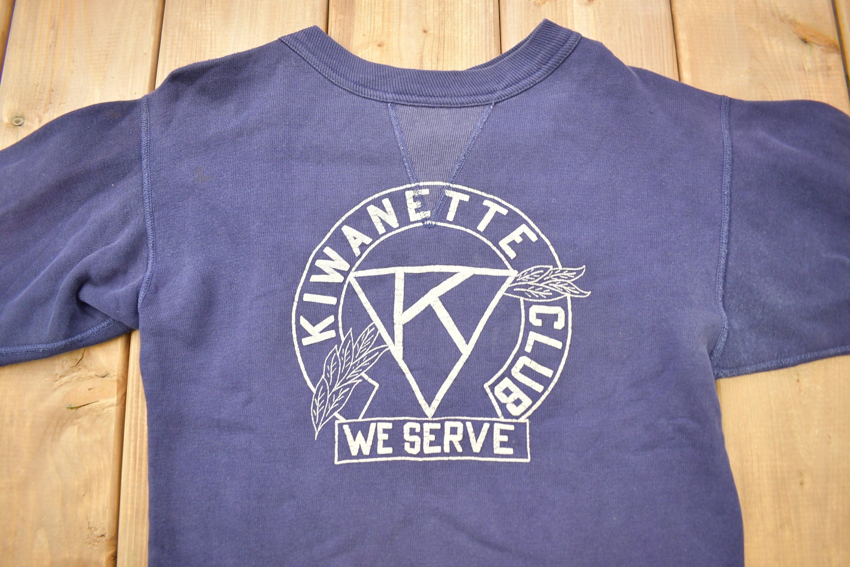 Vintage 1950s Single V Crewneck Sweatshirt Kwanette Club We Serve Racquet Club - Image 4