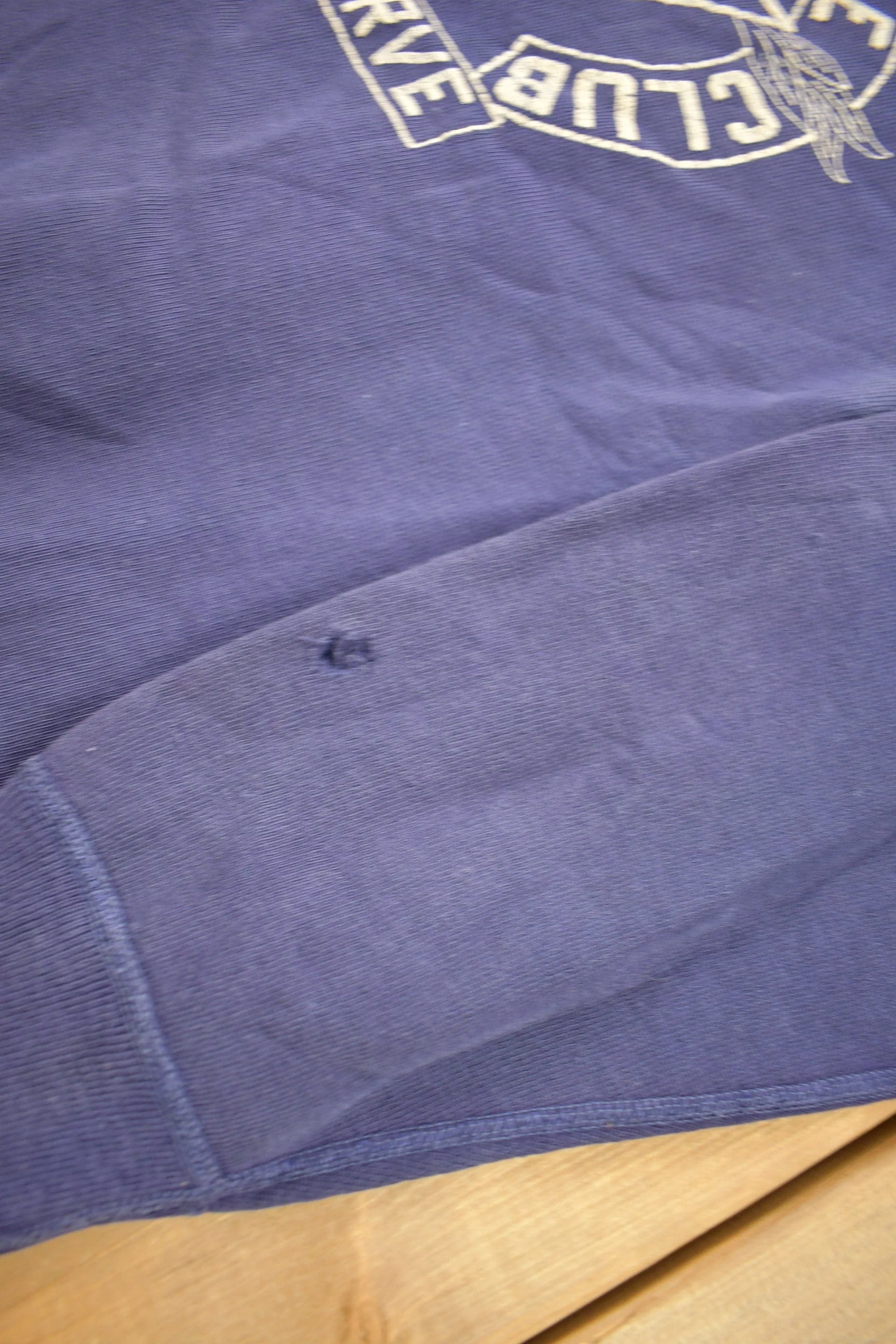 Vintage 1950s Single V Crewneck Sweatshirt Kwanette Club We Serve Racquet Club - Image 5