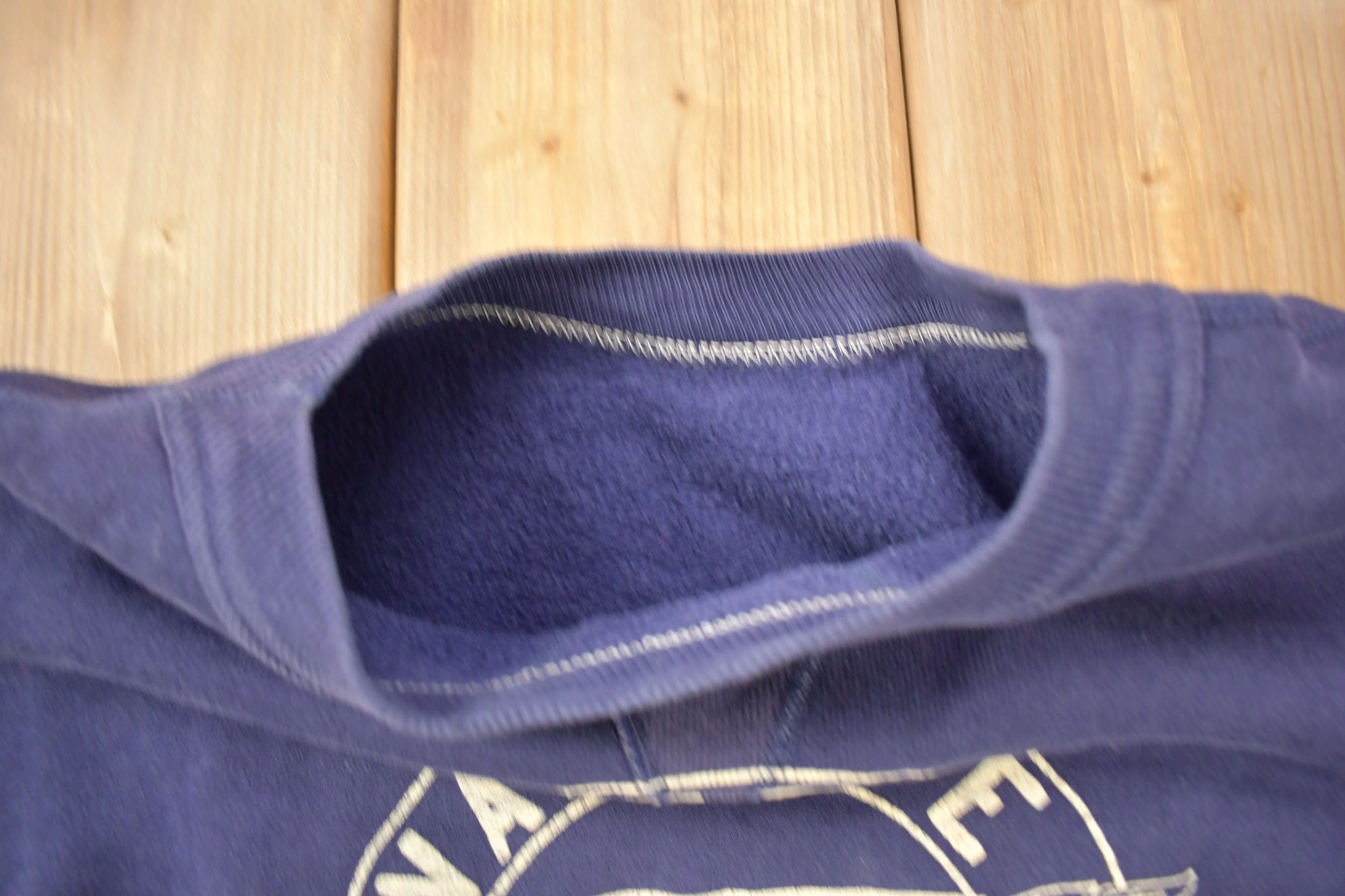 Vintage 1950s Single V Crewneck Sweatshirt Kwanette Club We Serve Racquet Club - Image 6