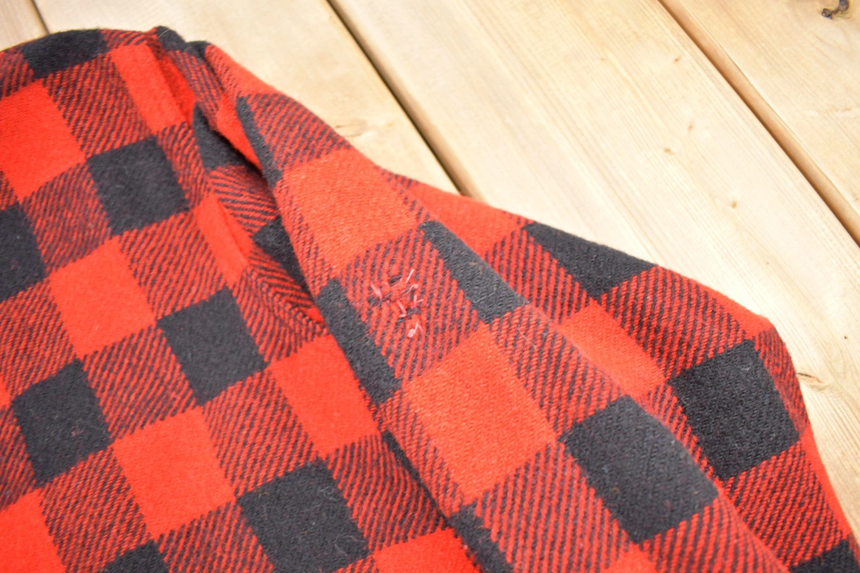 Vintage 1950s Winter King Buffalo Plaid Wool Button Up Shirt Men's Large - Image 4