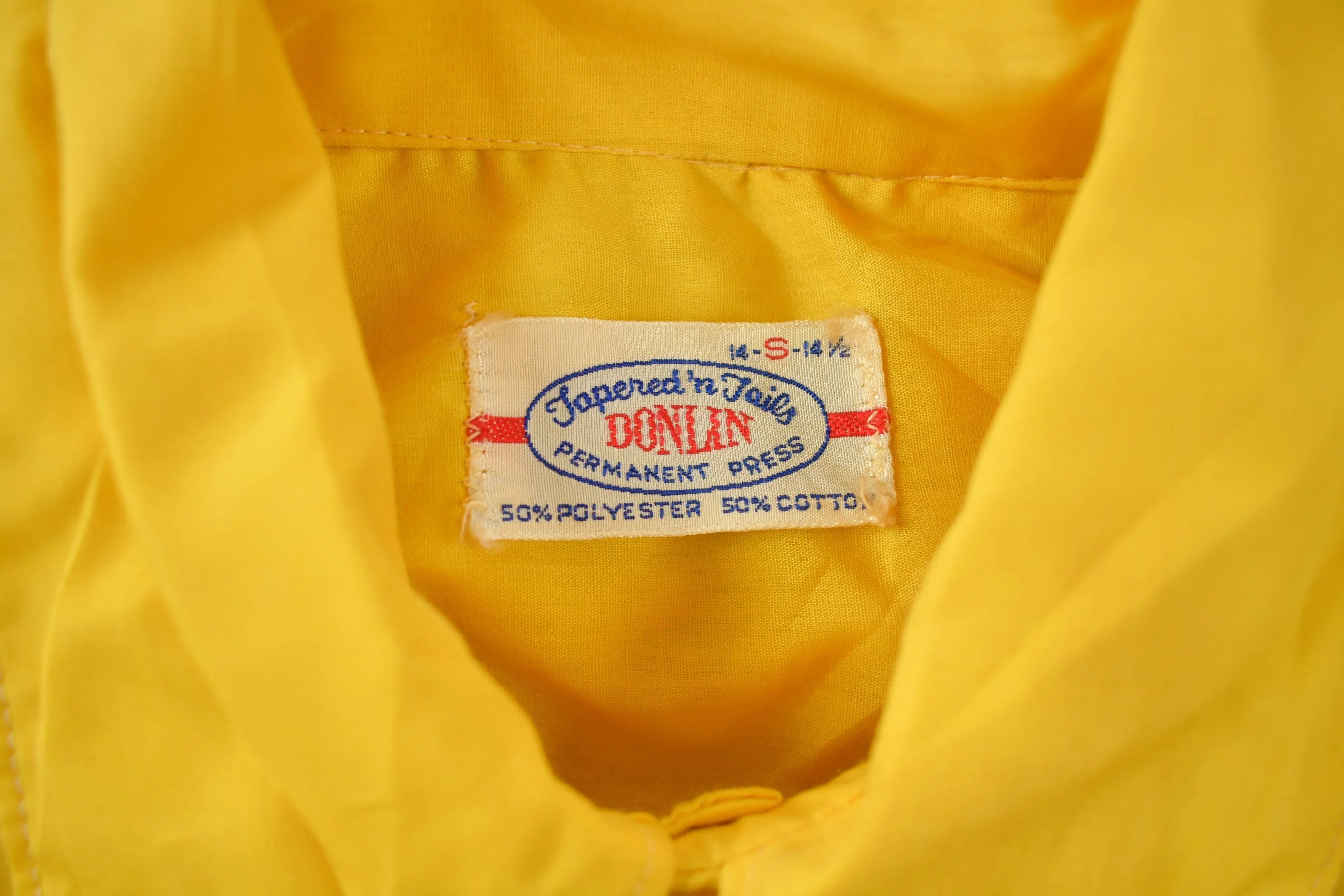 Vintage 1960s Blank Yellow Tapered N' Tails Button Up Shirt Men's Small - Image 3