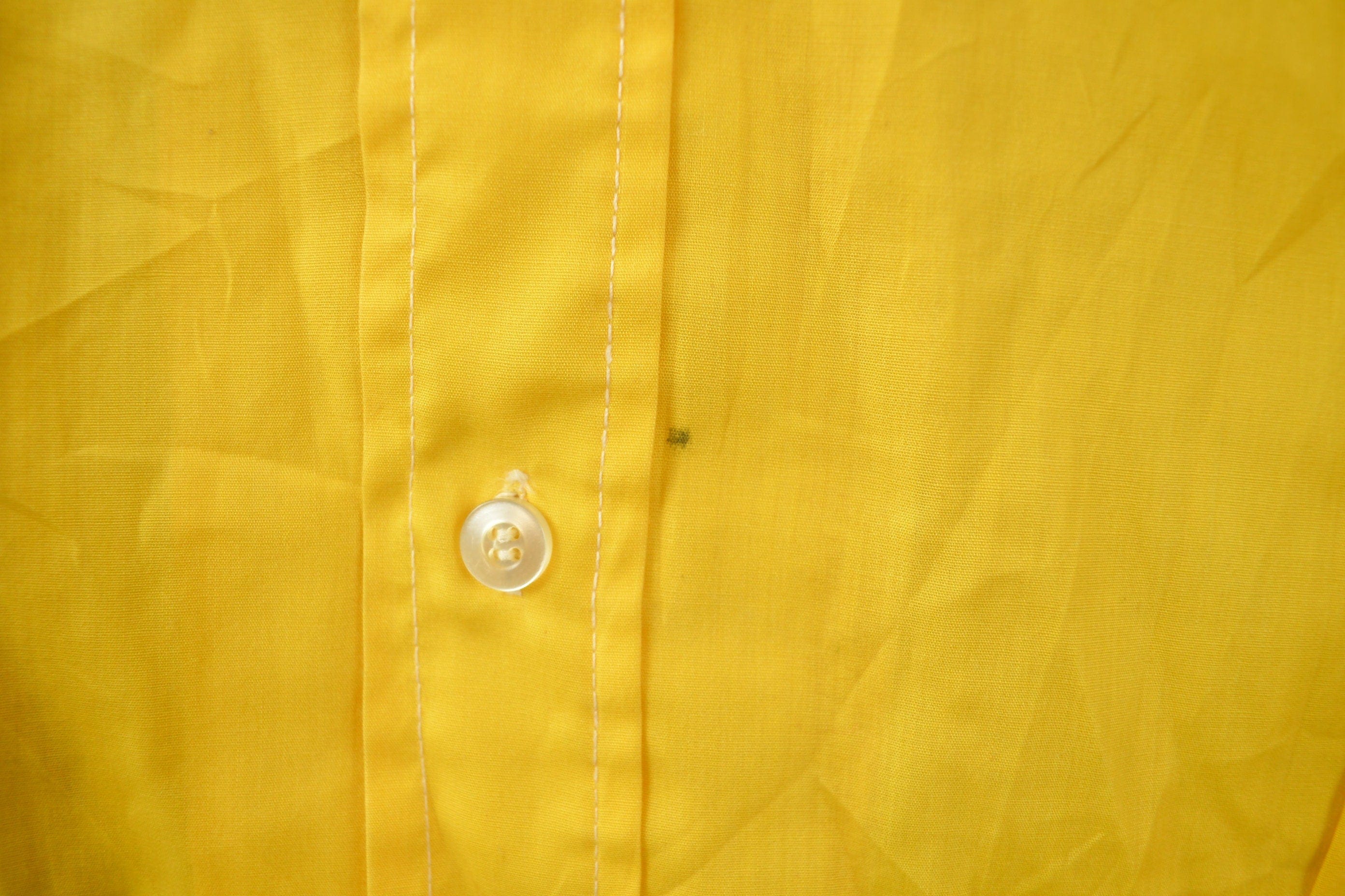 Vintage 1960s Blank Yellow Tapered N' Tails Button Up Shirt Men's Small - Image 5