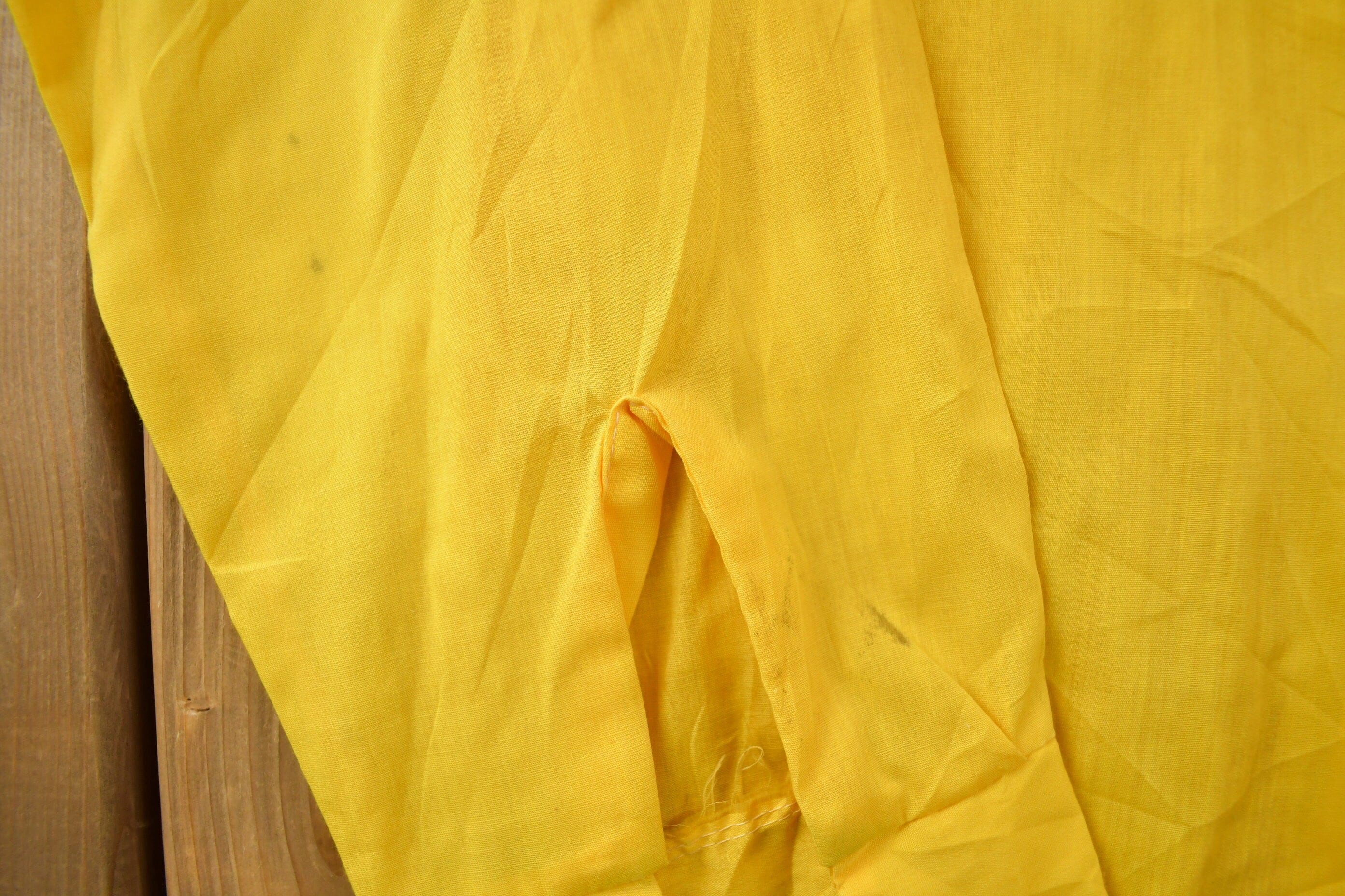 Vintage 1960s Blank Yellow Tapered N' Tails Button Up Shirt Men's Small - Image 6