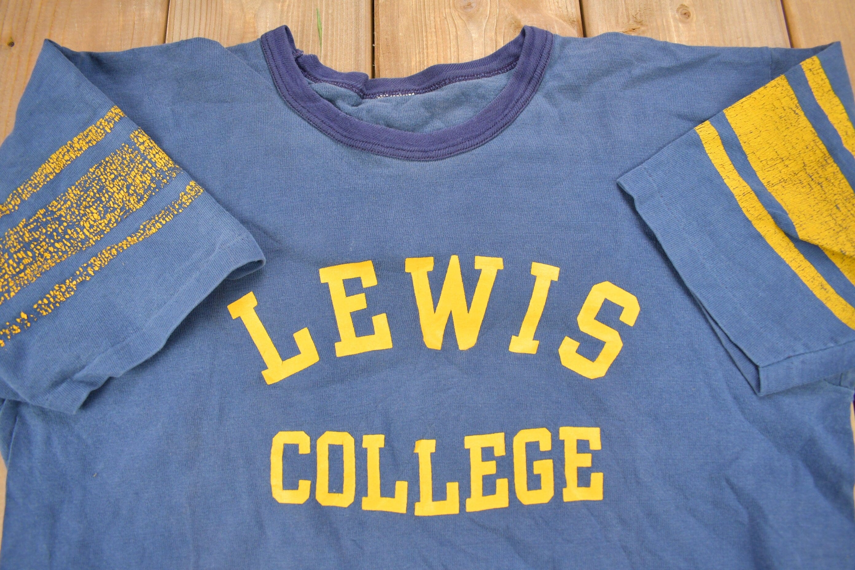 Vintage 1960s Fort Lewis College Collegiate Jersey T-Shirt Men's Large - Image 3