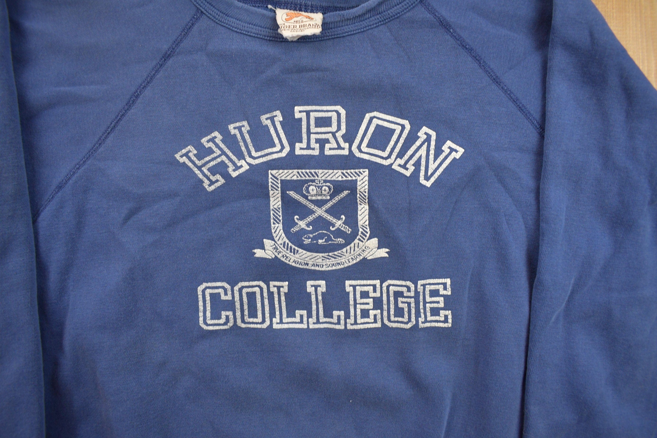 Vintage 1960s Huron College Collegiate Crewneck - Image 3