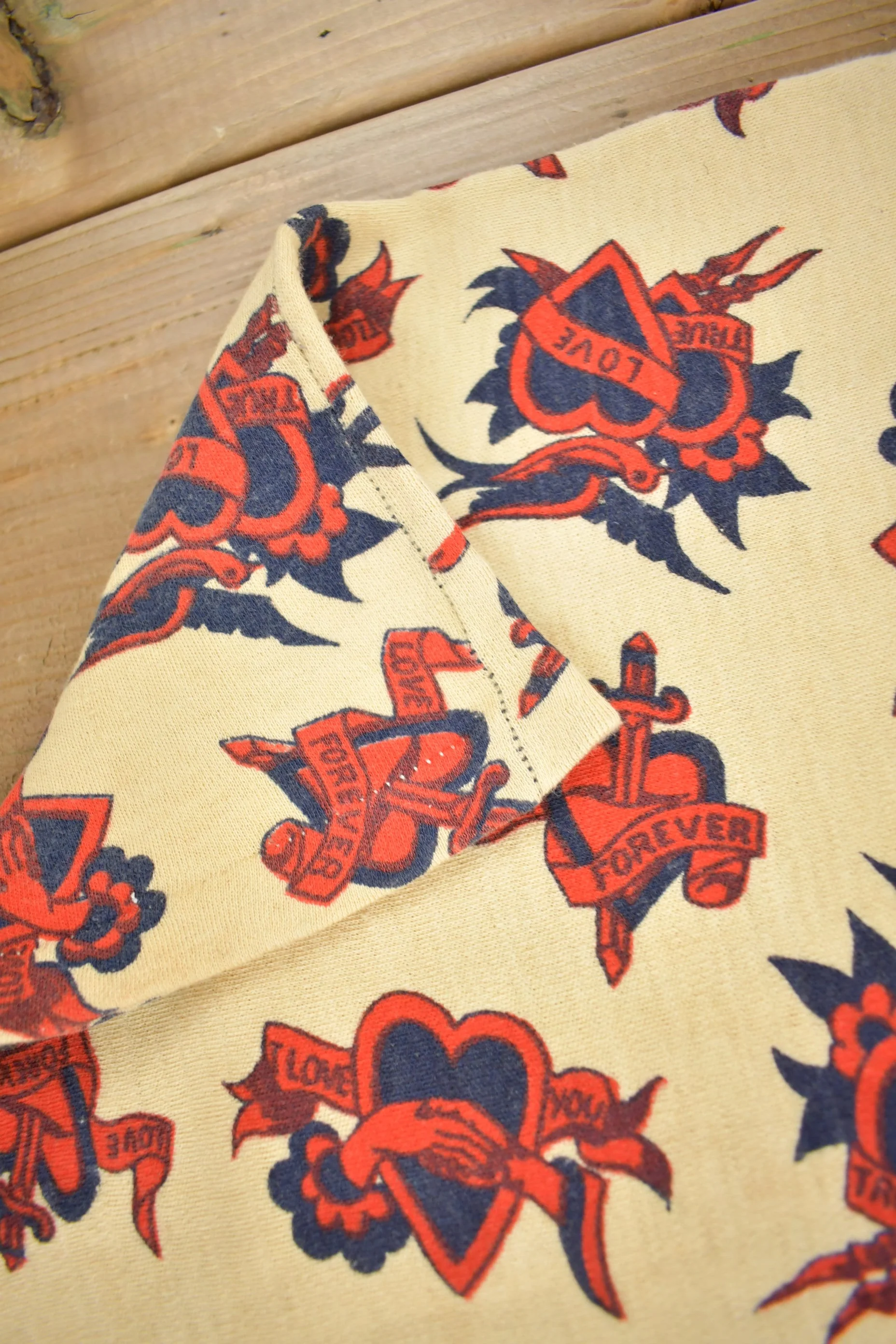Vintage 1960s Love & Hearts Graphic T Shirt - Image 5