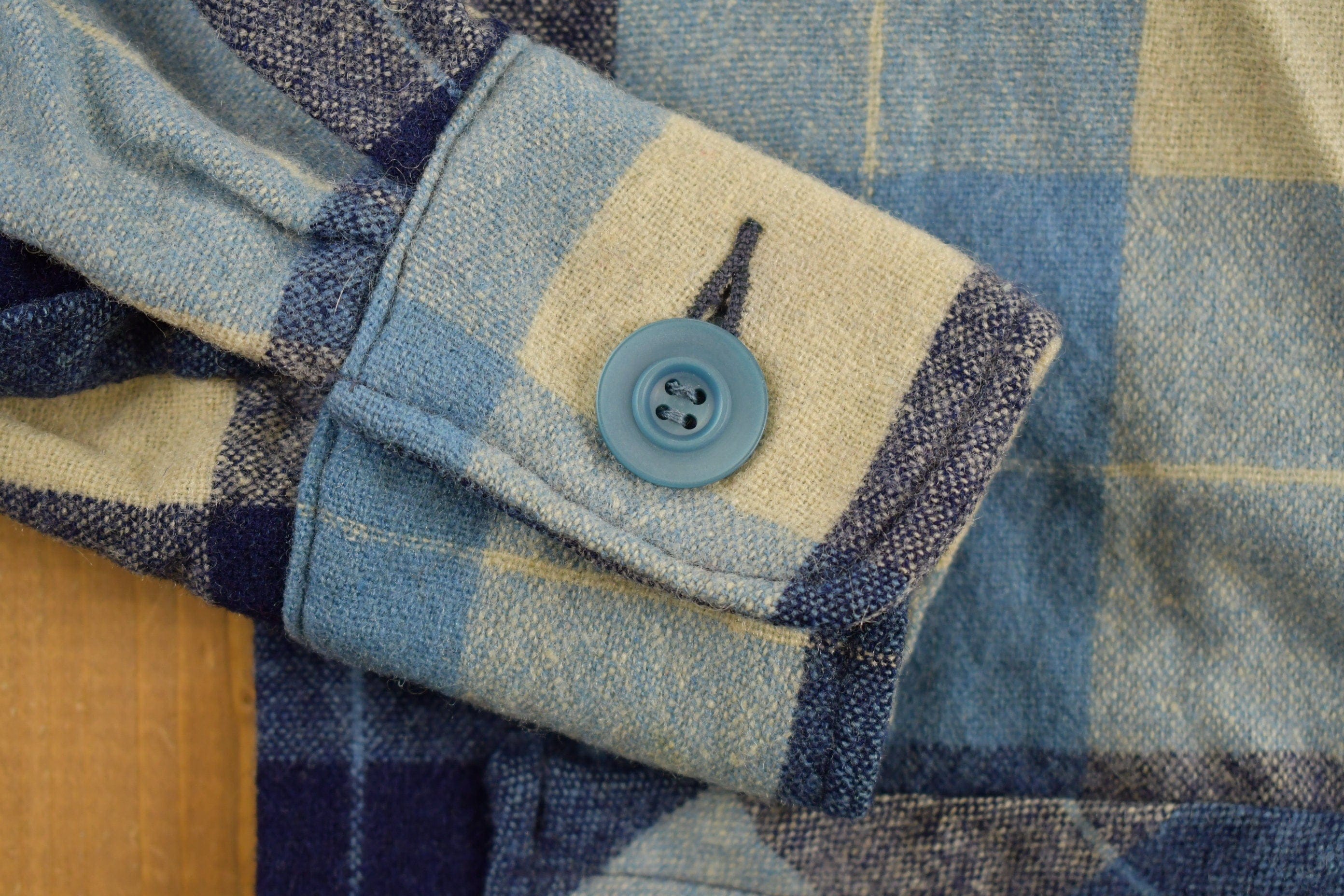 Vintage 1960s Plaid Flannel Button Up Shirt Men's S - Image 4