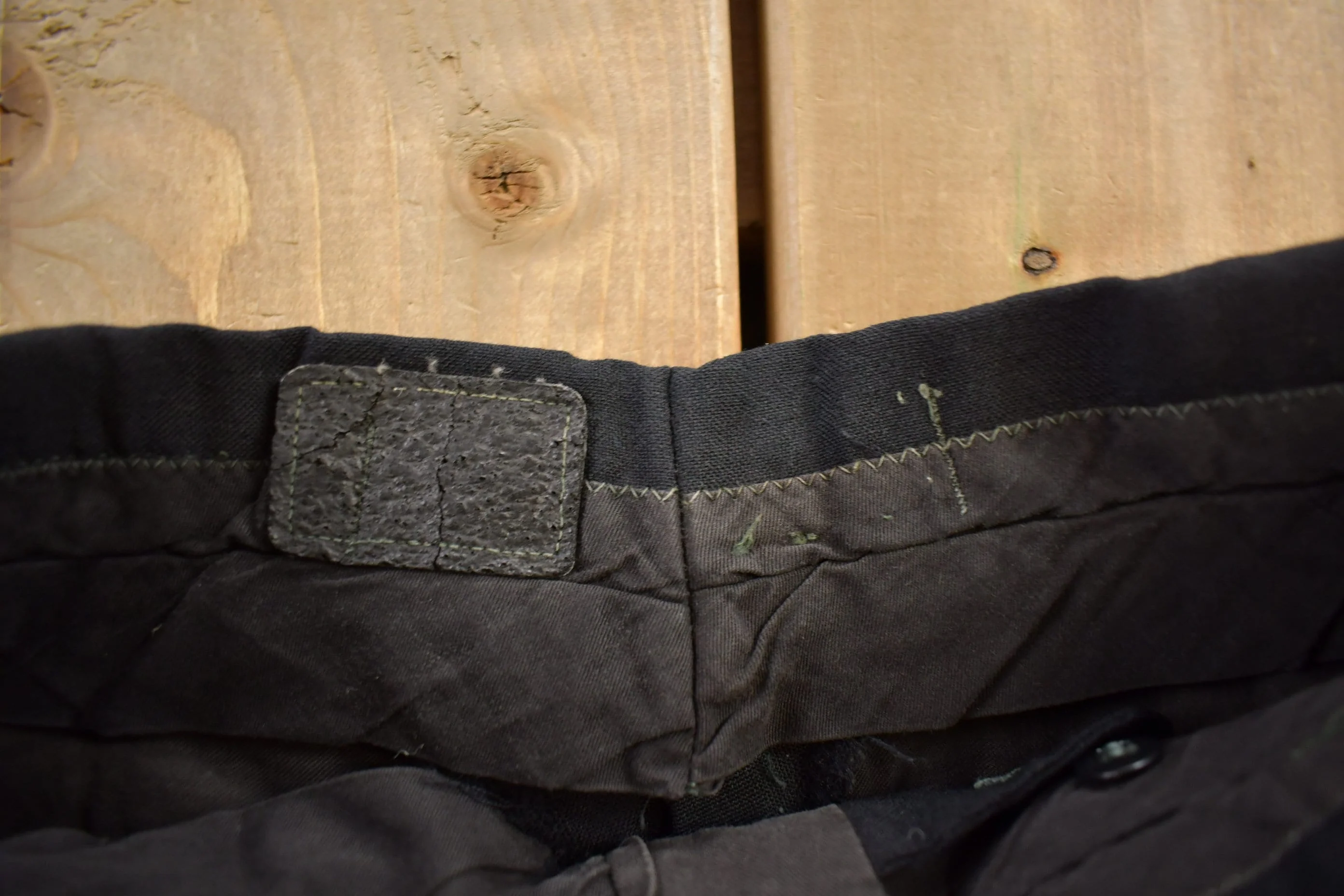 Vintage 1970s Black Wool Trousers Size 26x27 - Image 6