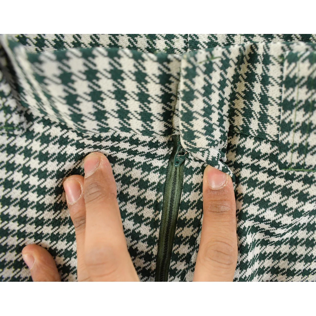 Vintage 1970s Day's Sportswear Checkered Bell Bottom Flare Trousers Women's 35 x 29 - Image 3