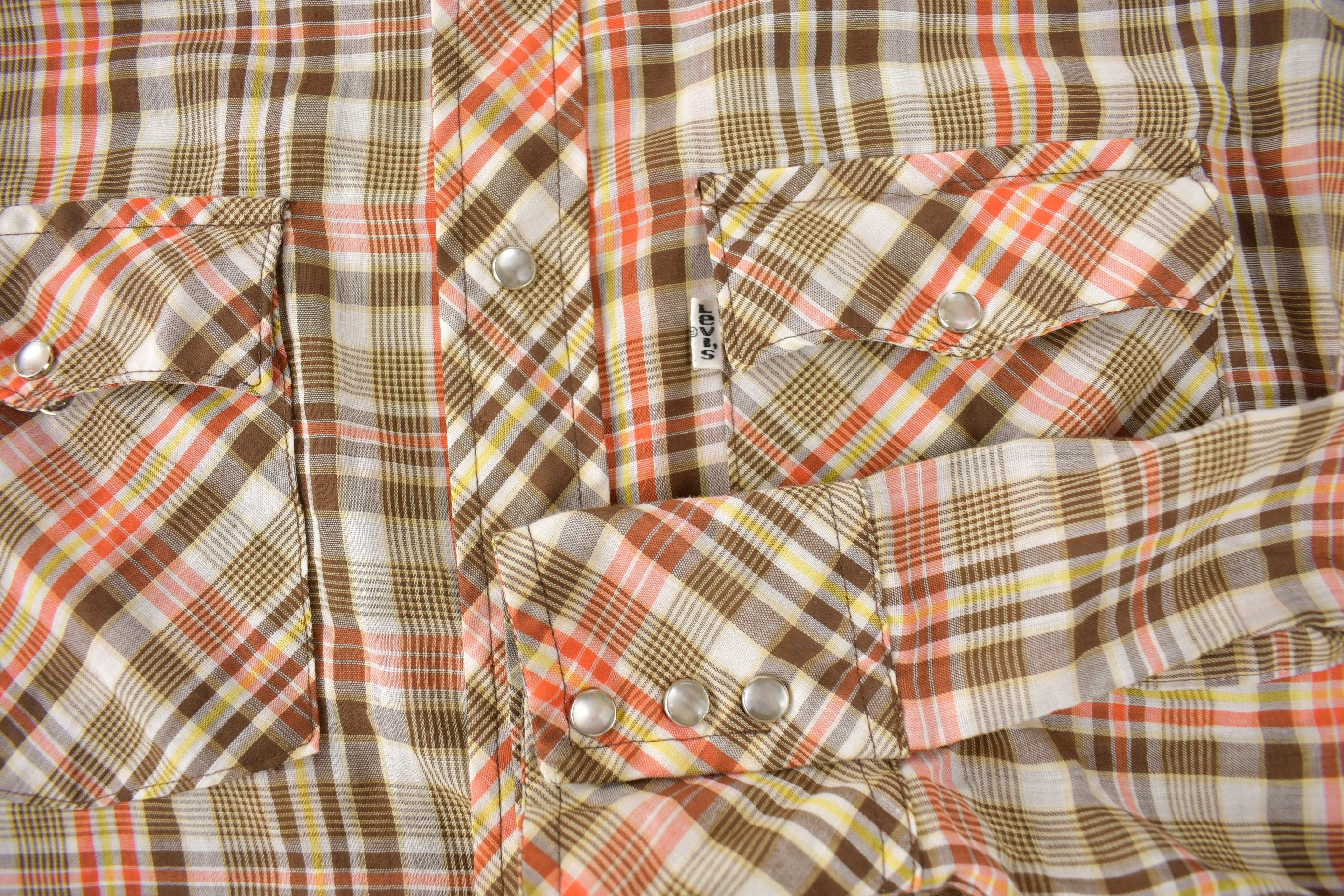 Vintage 1970s Levi's Pearl Snap Western Style Plaid Button Up Flannel Shirt Men's S - Image 3