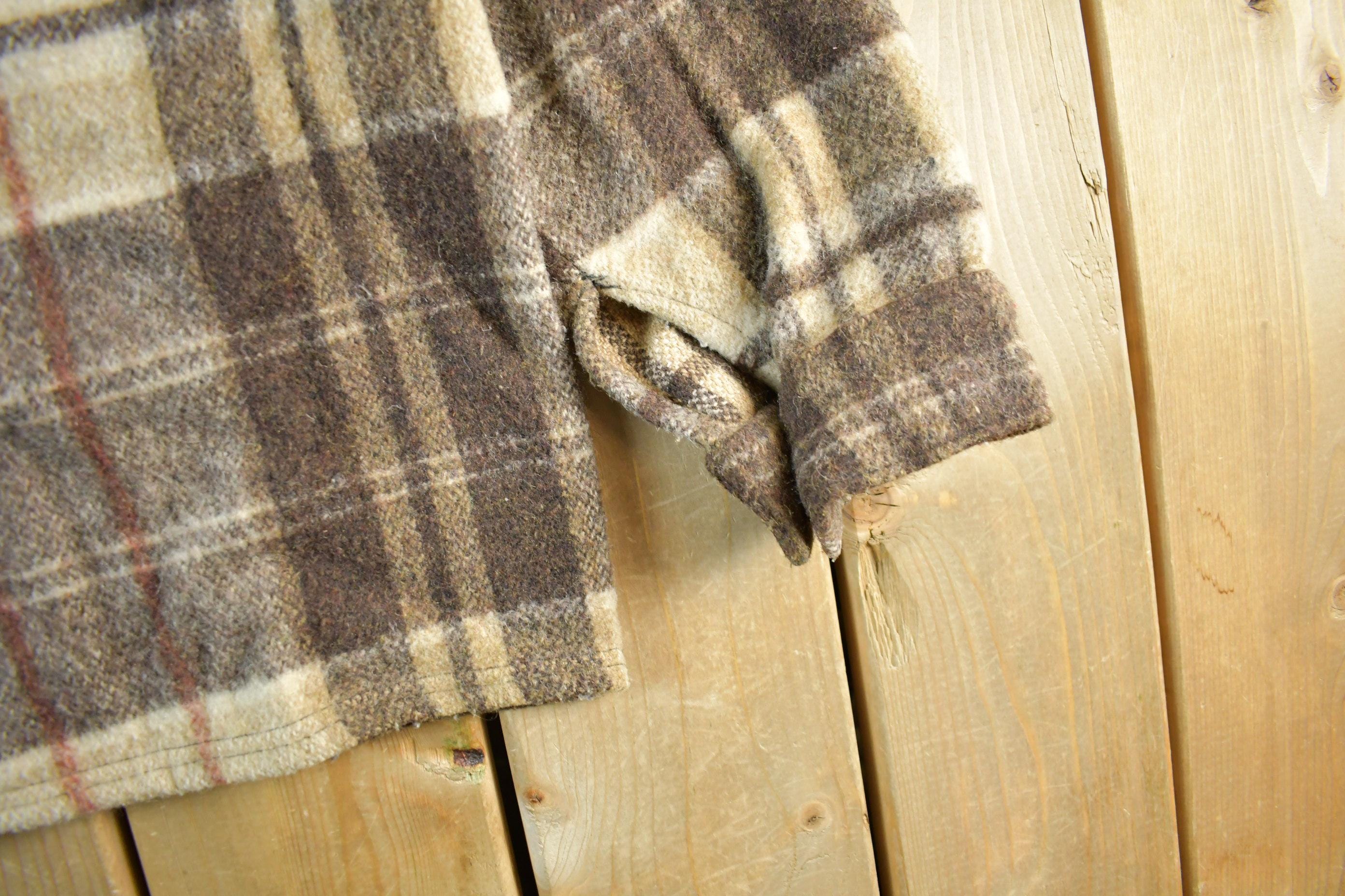 Vintage 1970s Wool Flannel Shirt Jacket Men's S-M / Shacket True Vintage / 70s Plaid Outdoors / Flannel Jacket / Button Up - Image 4