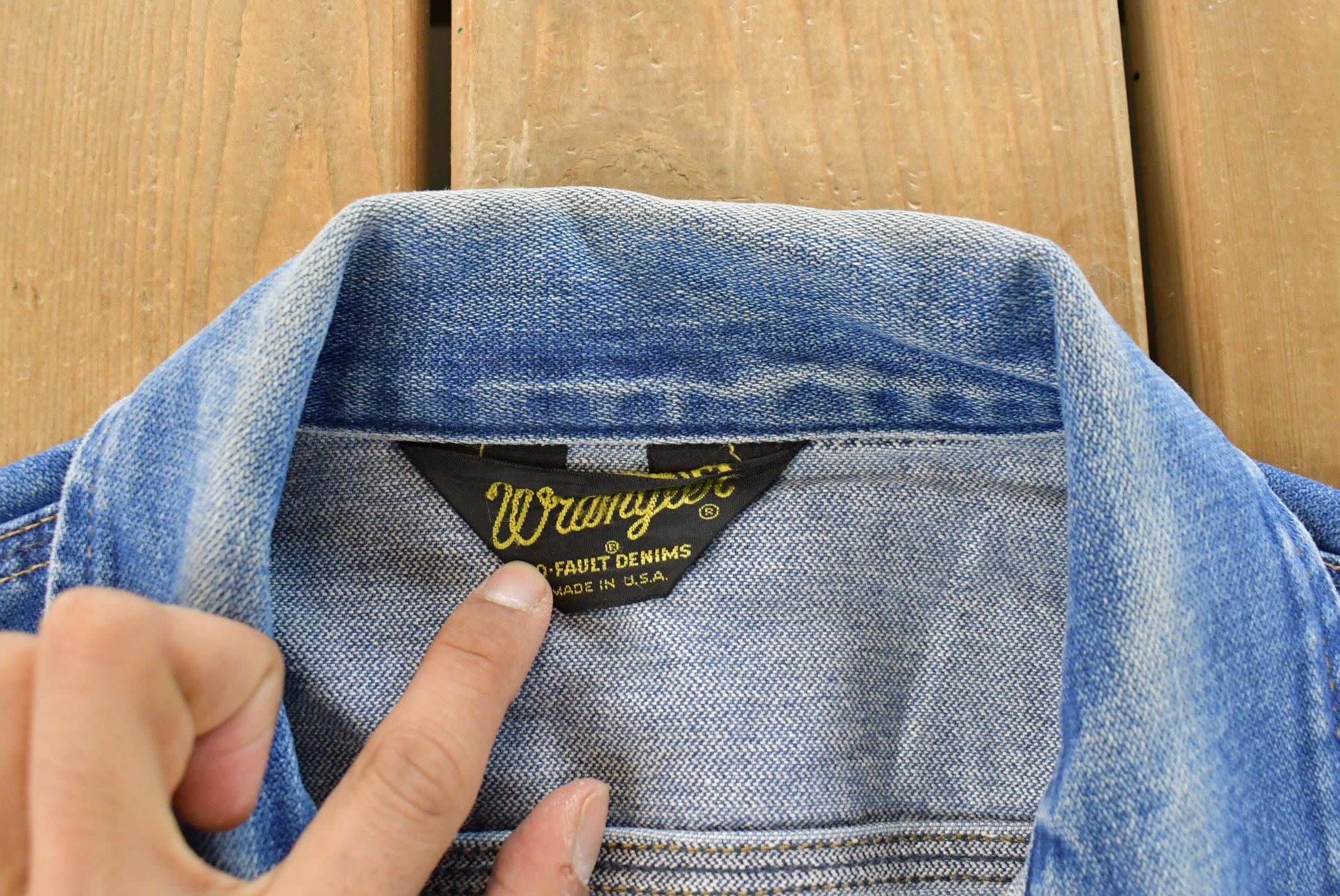 Vintage 1970s Wrangler Workwear Distressed Denim Trucker Jean Jacket Men's S - Image 4