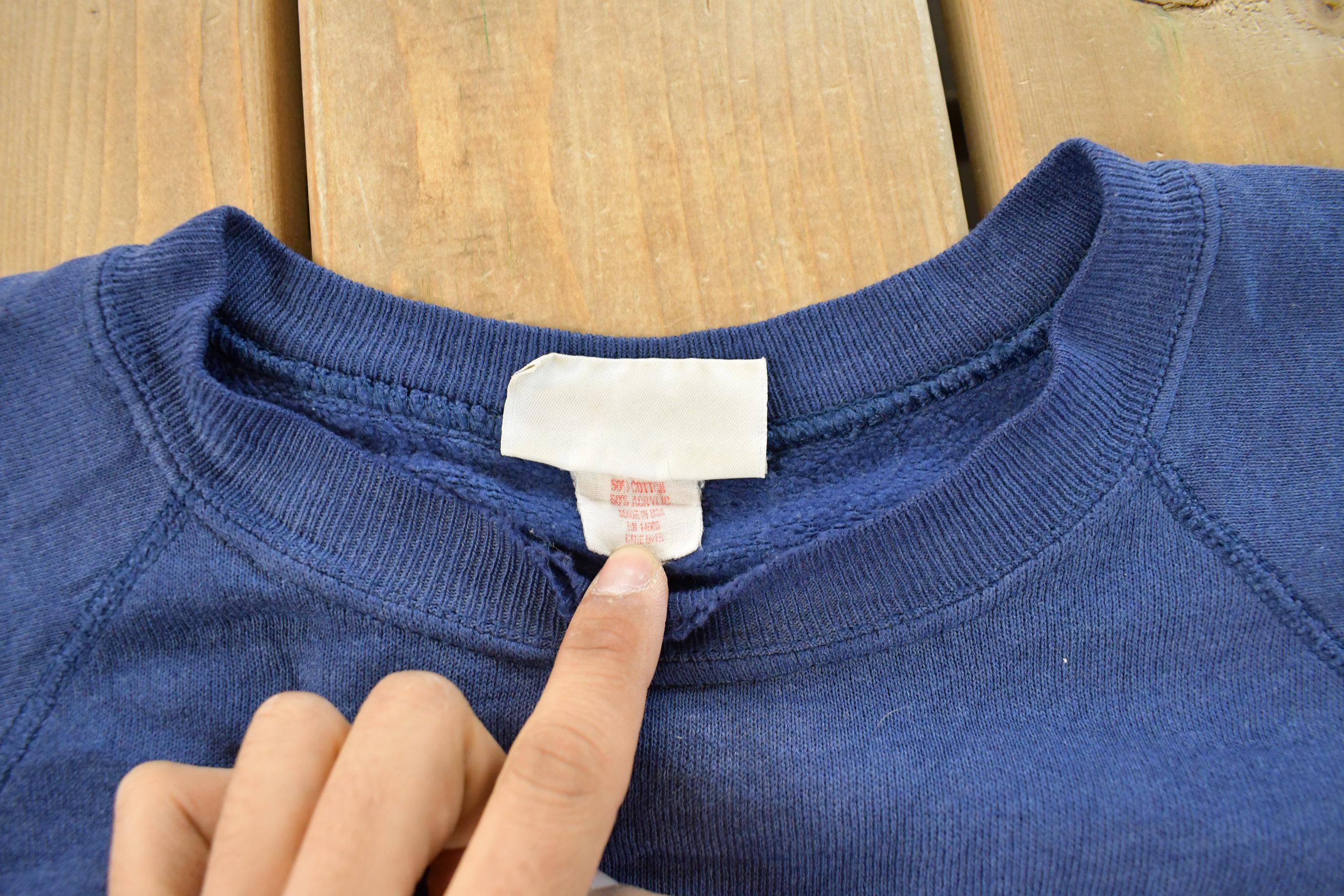 Vintage 1980s Bassett Walker Blank Crewneck Sweatshirt Men's Small - Image 5