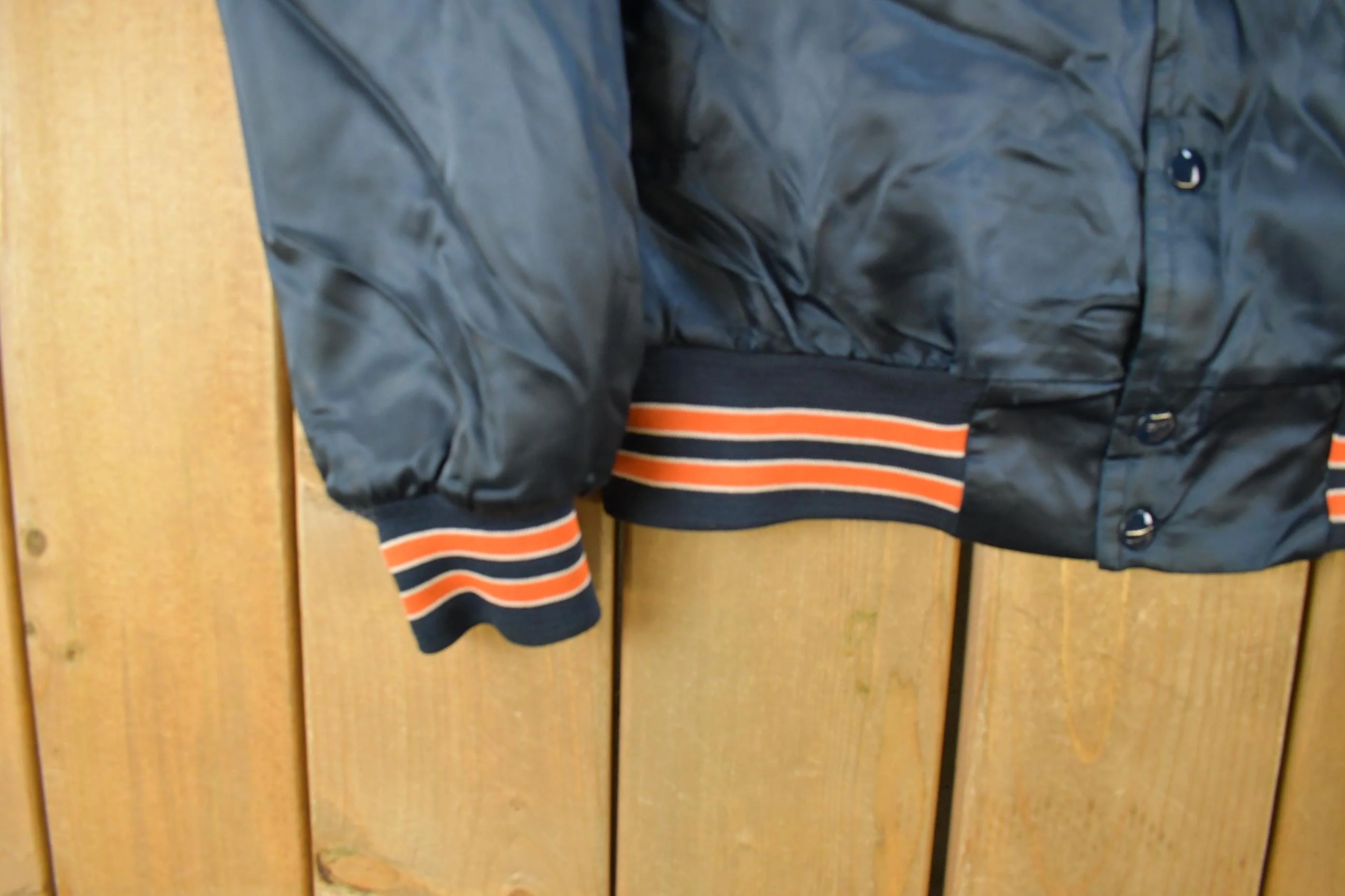 Vintage 1980s Chicago Bears NFL Satin Snap Button Bomber Jacket Men's Medium - Image 4