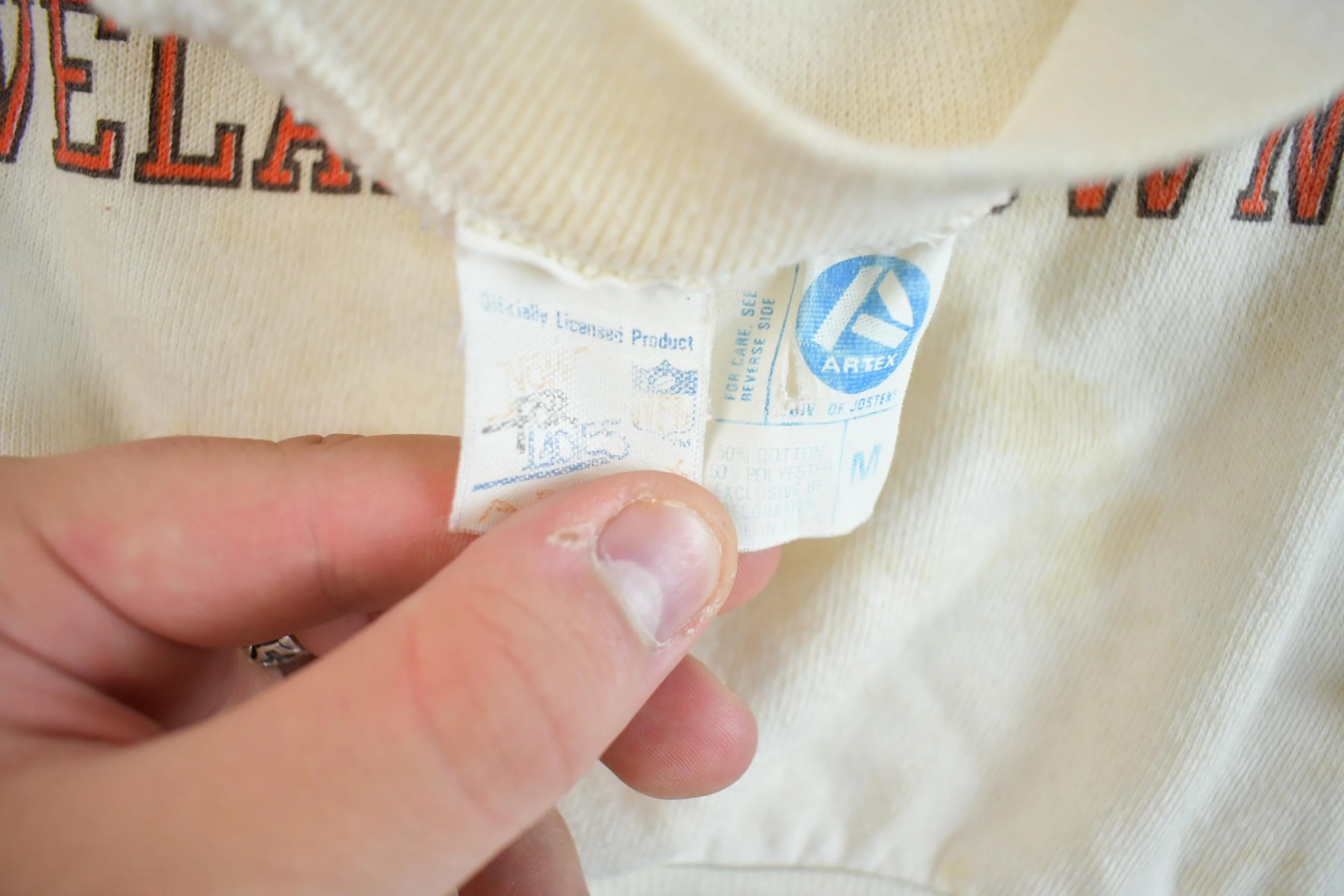Vintage 1980s Cleveland Browns - "Love Them Dawgs" NFL Football Crewneck Sweatshirt Men's Small - Image 8