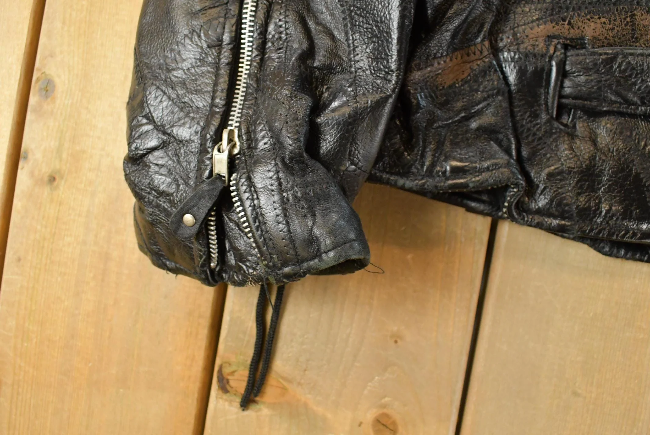 Vintage 1980s Diamond Plate Buffalo Leather Biker Motorcycle Jacket Men's 2XL - Image 5