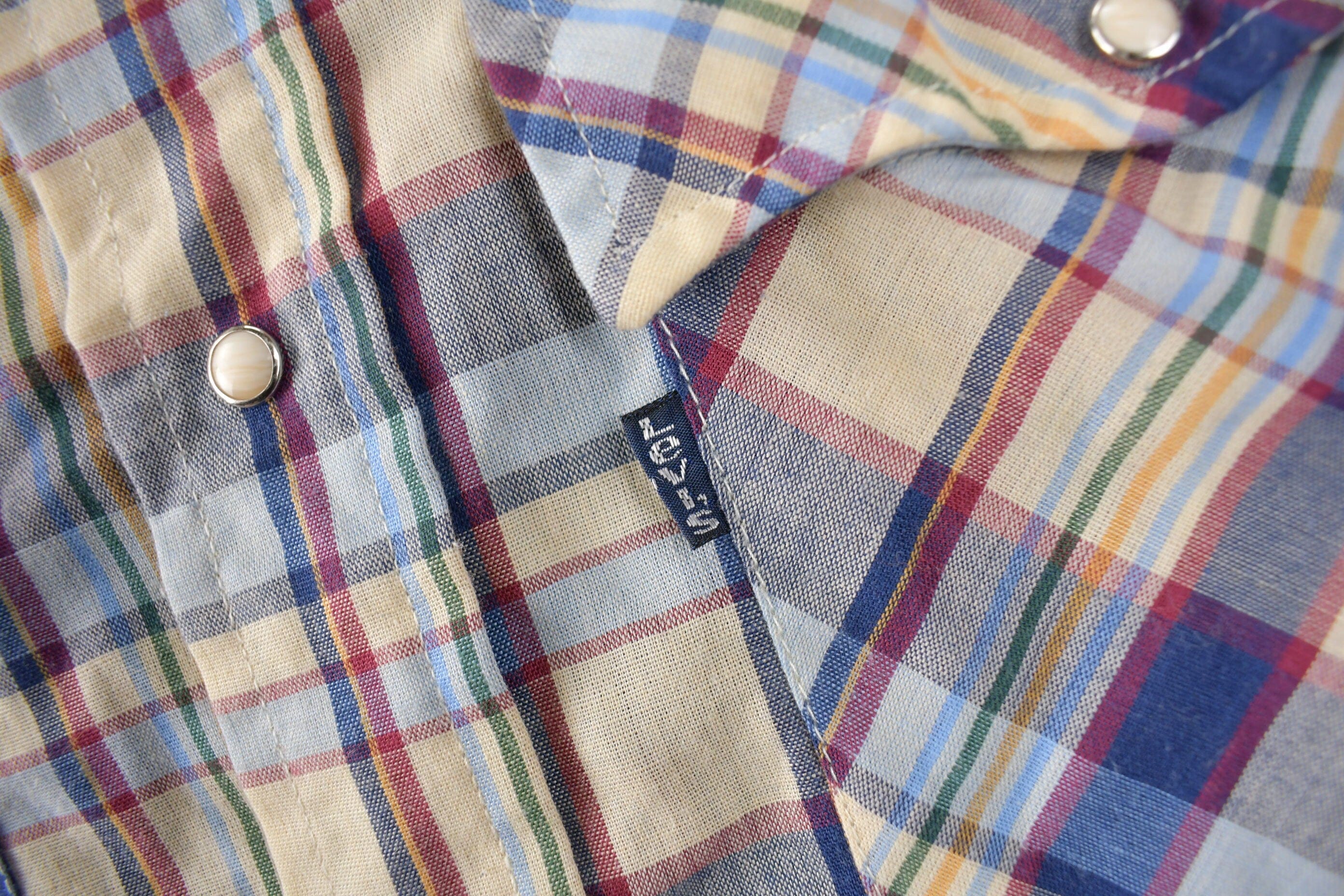 Vintage 1980s Levi's Western Wear Pearl Snap Plaid Long Sleeve Button Up Shirt Men's M - Image 4