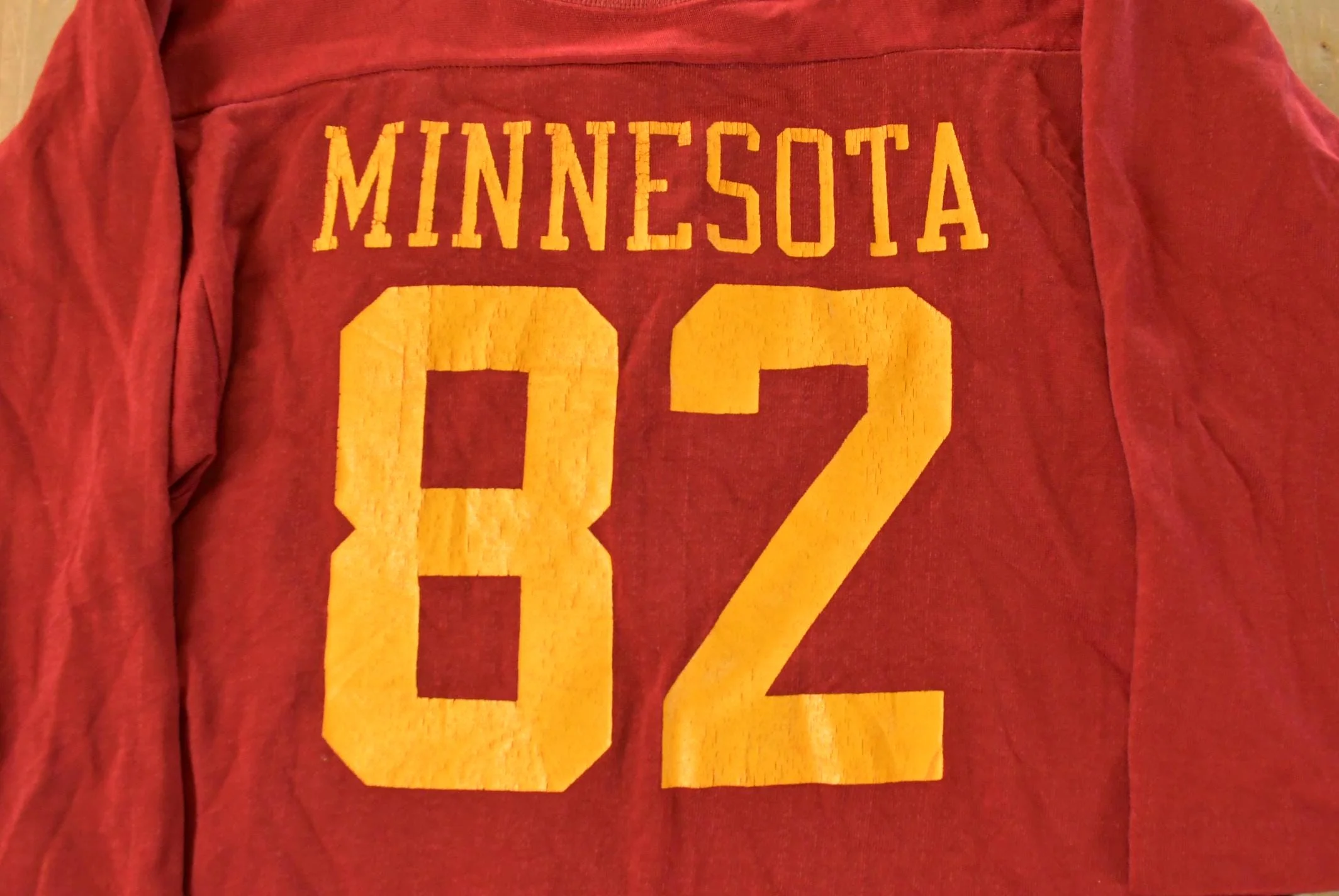 Vintage 1980s Minnesota Golden Gophers Champion Football Jersey T-Shirt Men's S - Image 3