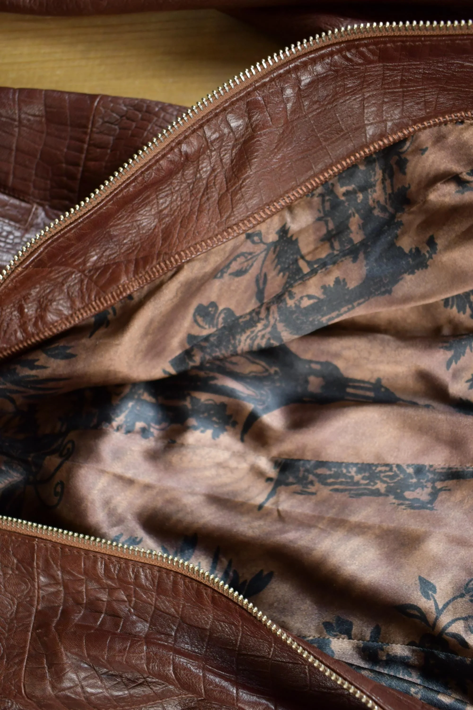 Vintage 1980s Mondial Women's Full Length Alligator Print Leather Trench Coat - Image 6