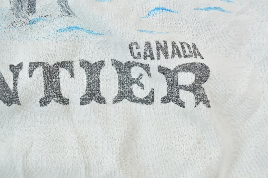 Vintage 1980s Northern Frontier Canada Two Wolves Crewneck Sweatshirt Men's Small - Image 6