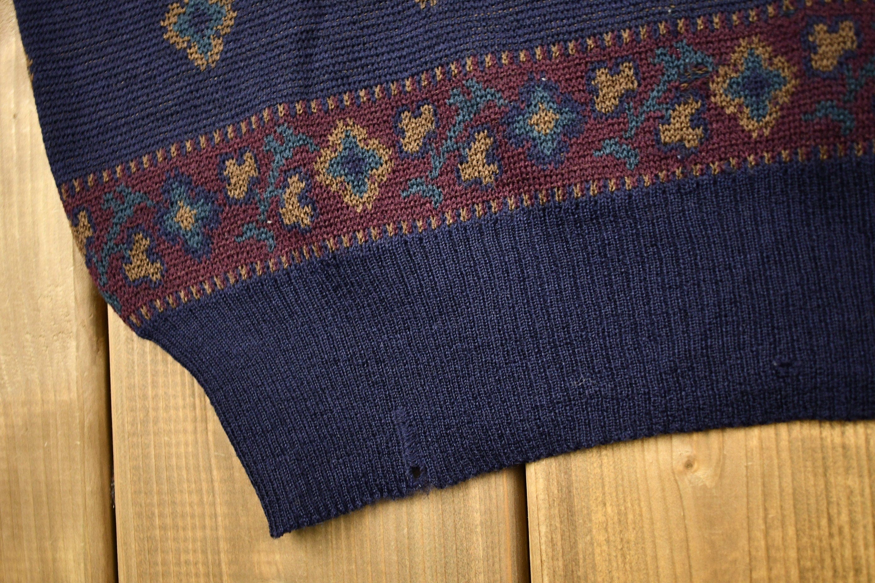 Vintage 1980s Tricots St. Raphael Pure New Wool Knitted V Neck Sweater Men's Medium - Image 5