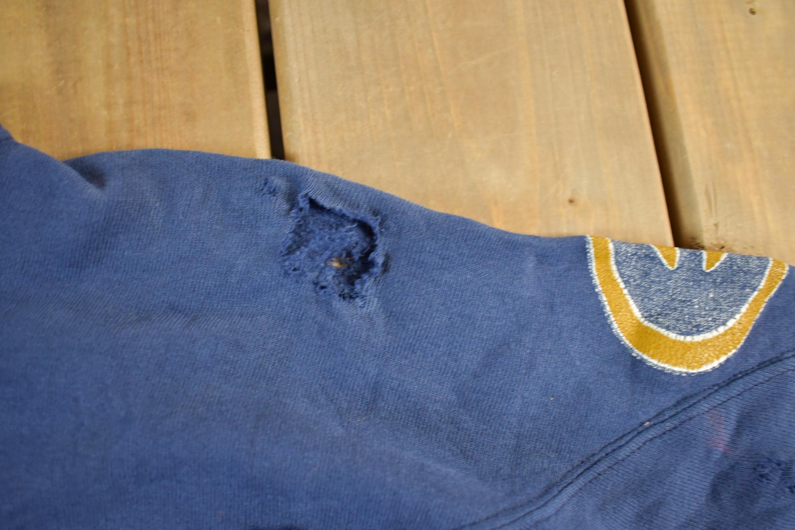 Vintage 1980s University Of Wisconsin UW EAU Claire Distressed Crewneck Men's Medium - Image 4