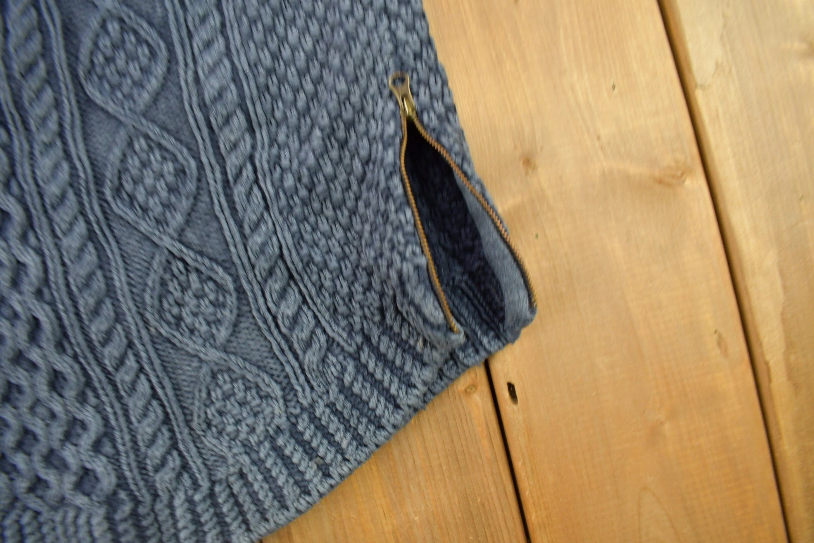 Vintage 1980s Women's 3D Cable Knitted Sweater Women's Large - Image 4