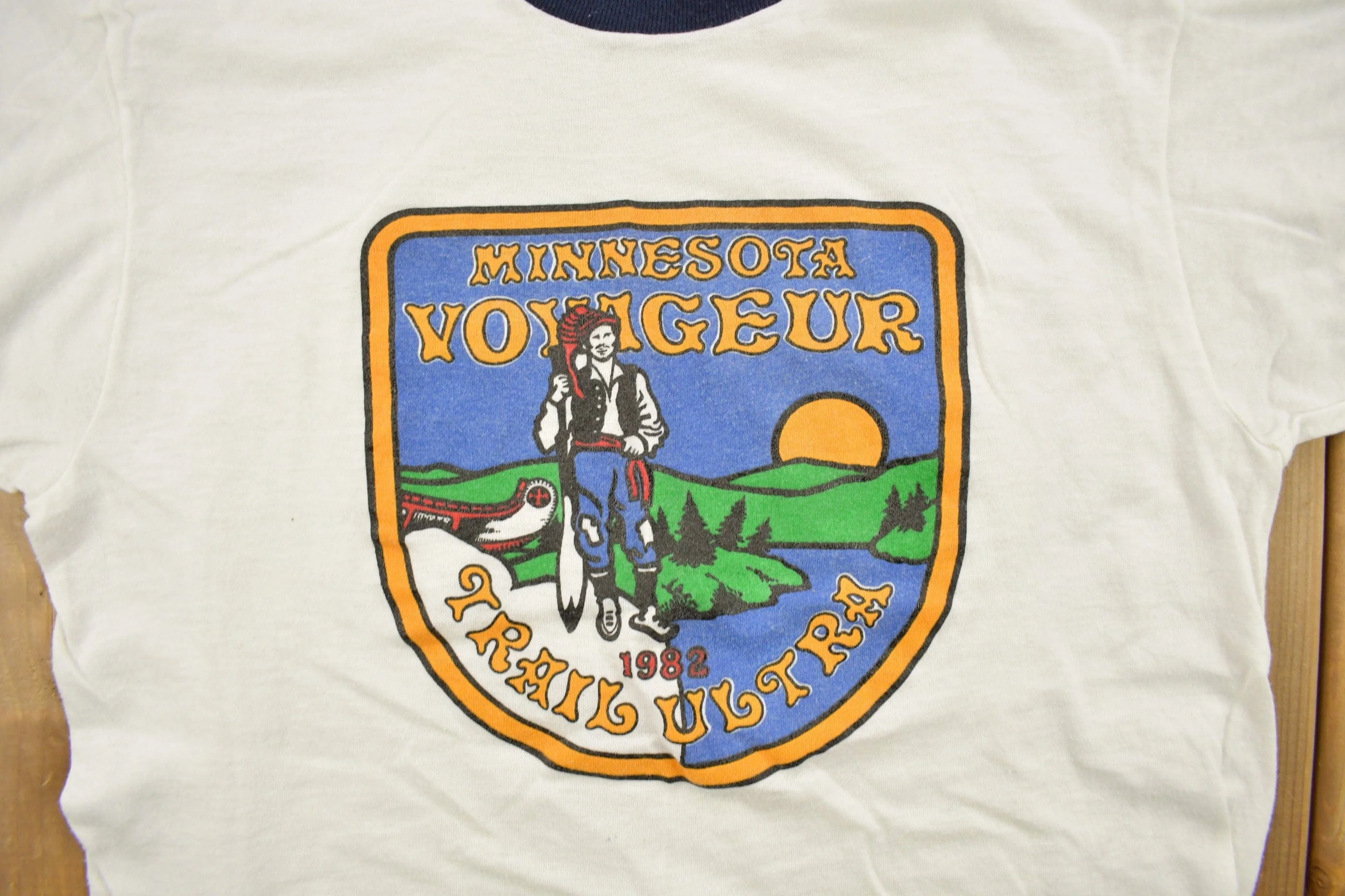 Vintage 1982 Minnesota Voyageur Trail Ultra Souvenir Ringer T-Shirt Men's Medium - Image 3