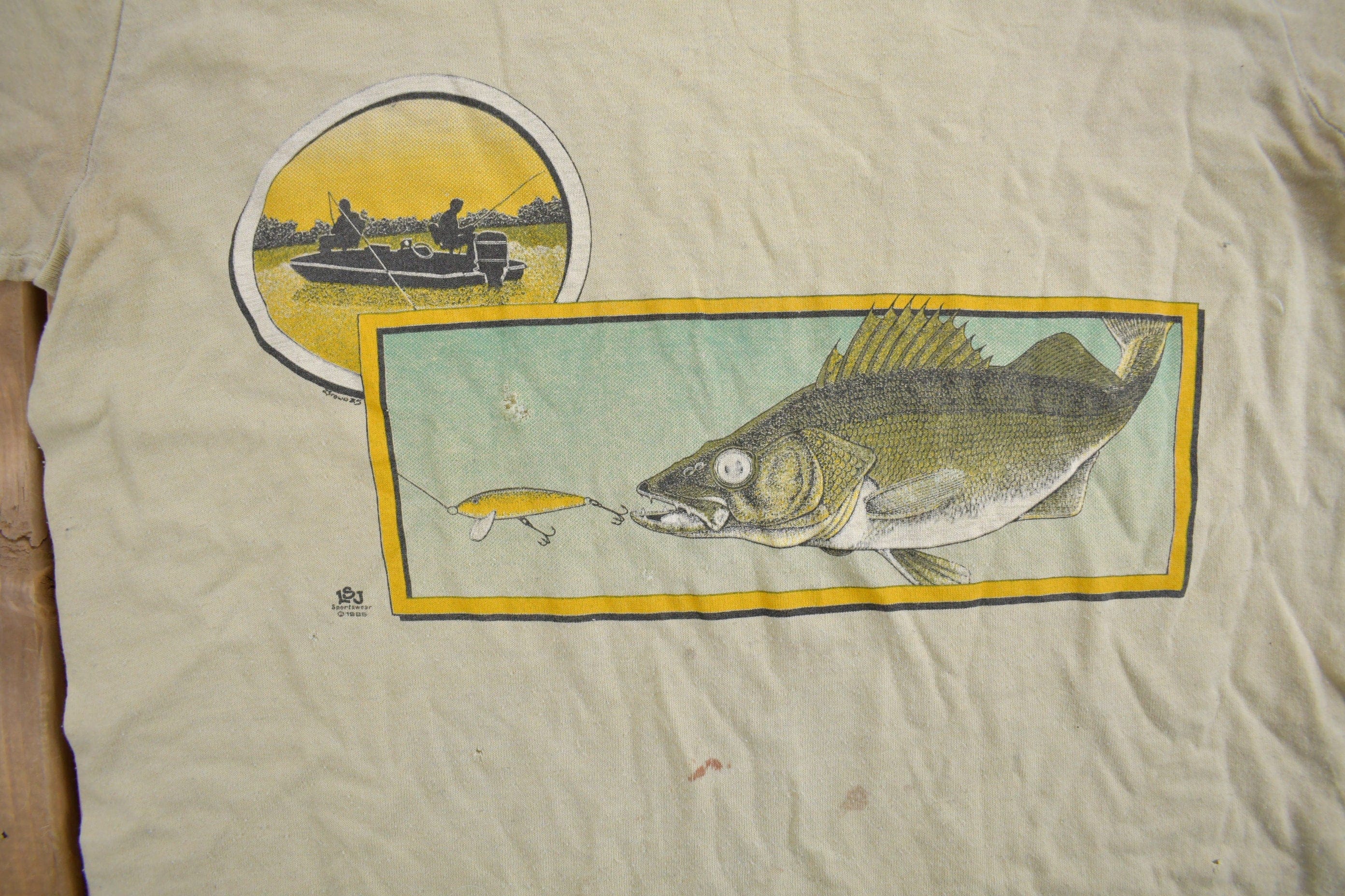 Vintage 1985 Fishing Theme Graphic T-Shirt Men's S - Image 4