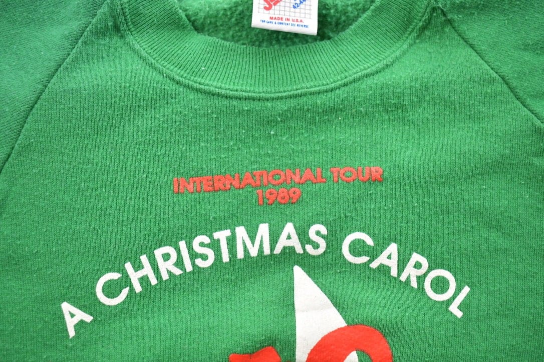 Vintage 1989 A Christmas Carol International Tour Compiegne France Sweater Men's Small - Image 5