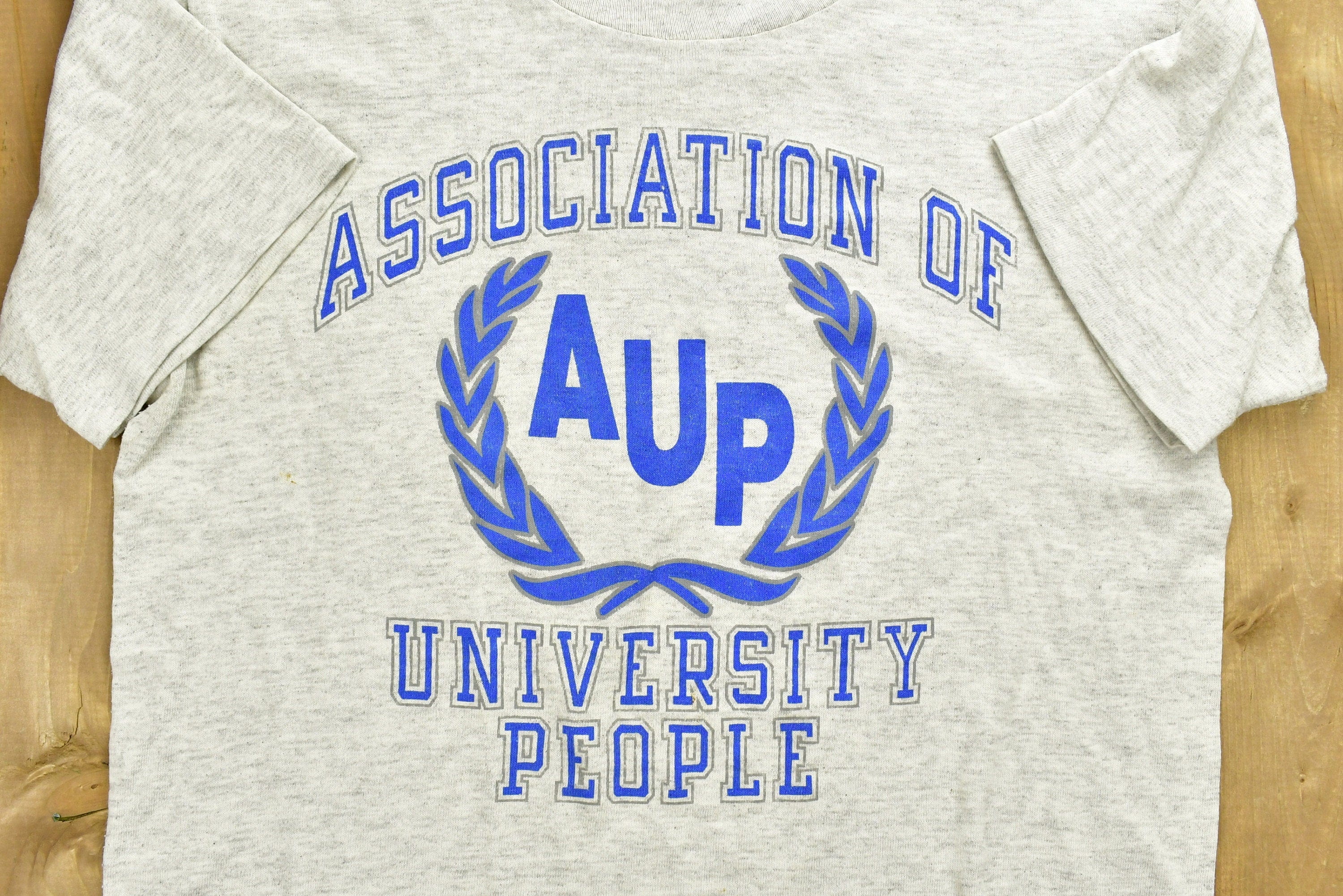 Vintage 1990s Association Of University People Collegiate T-Shirt Men's Medium - Image 3