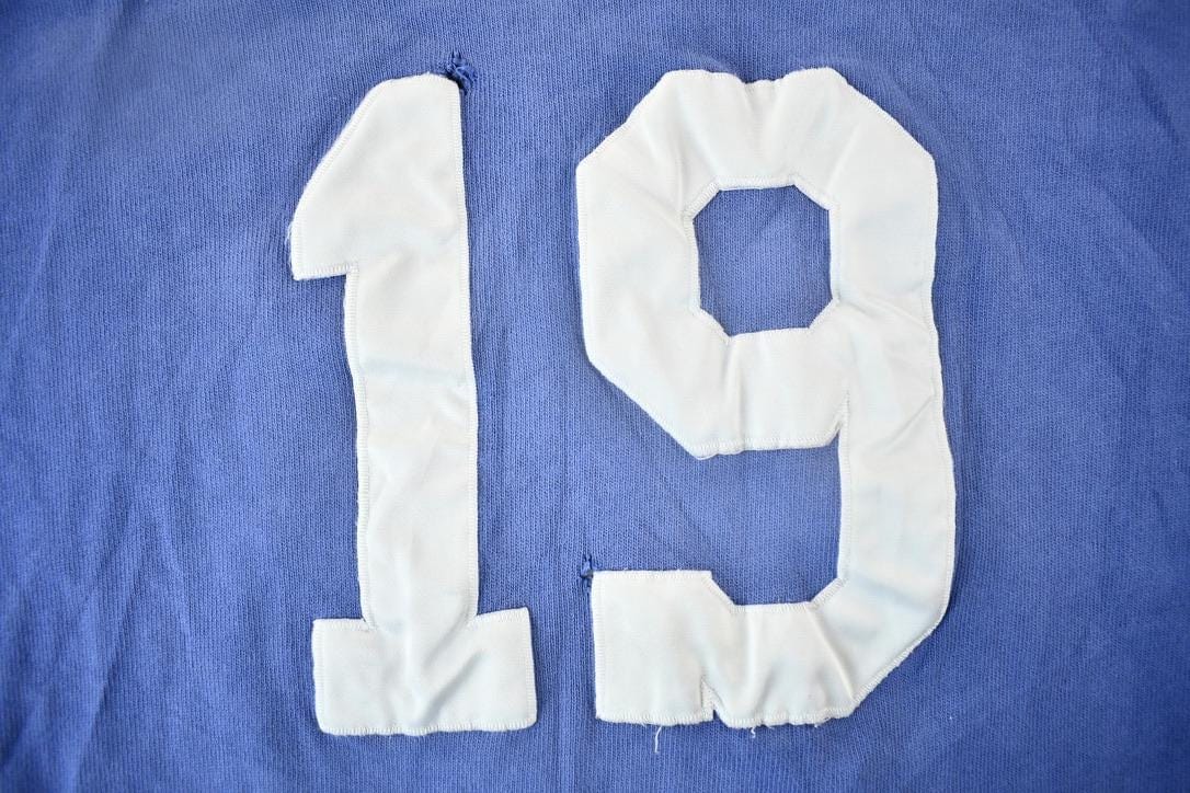 Vintage 1990s Baltimore Colts NFL Champion Jersey Style Sweatshirt Men's XL - Image 6
