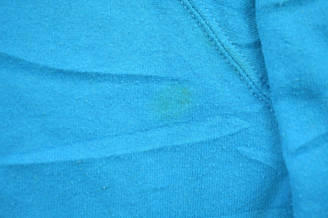 Vintage 1990s Blank Light Blue Crewneck Sweatshirt Men's Small - Image 7