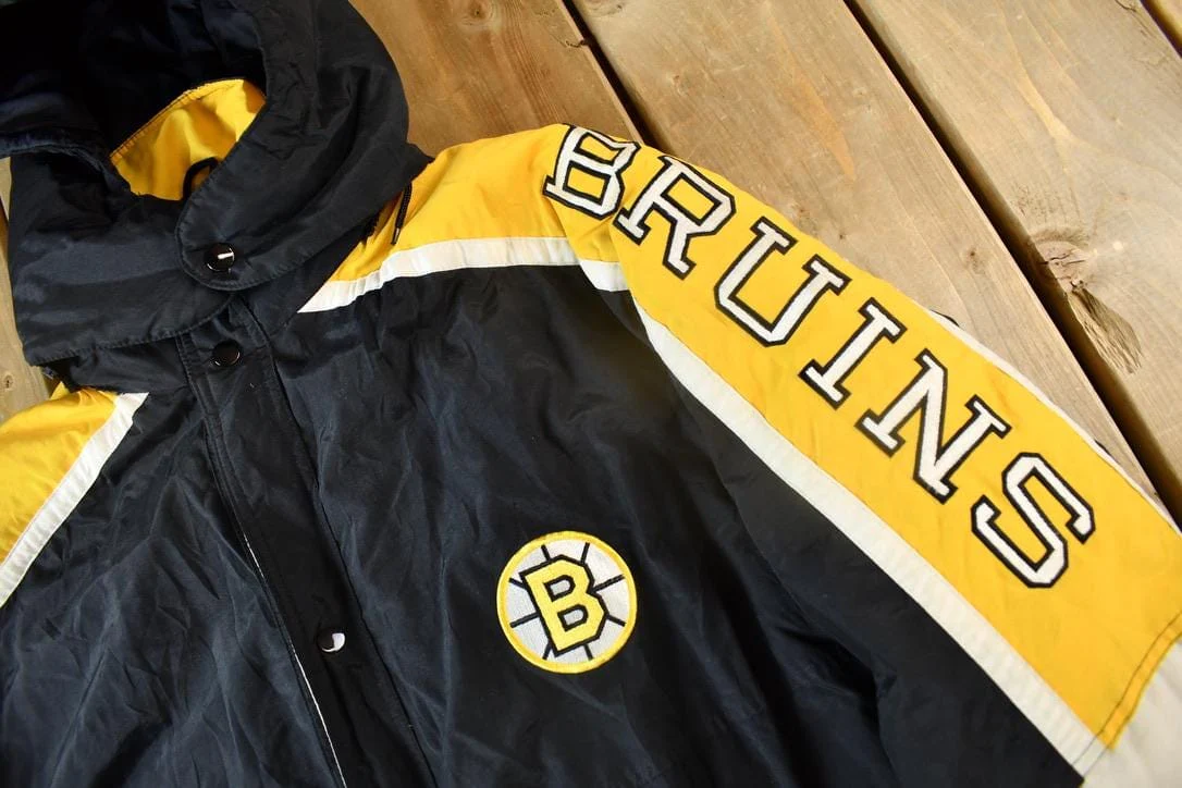 Vintage 1990s Boston Bruins NHL Starter Jacket Men's Large - Image 4