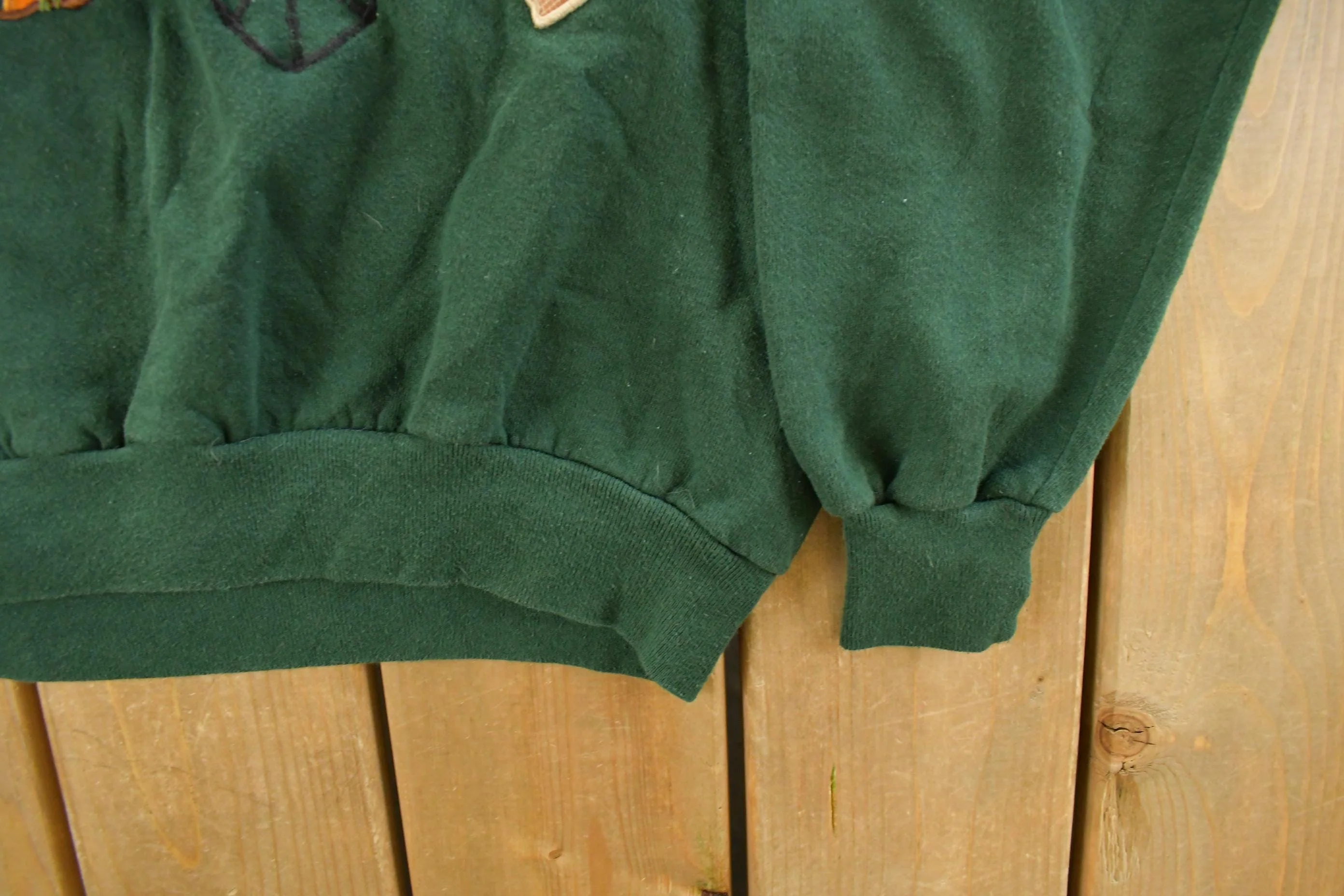 Vintage 1990s Bunny Garden Cartoon Crewneck Sweatshirt Men's Large - Image 3