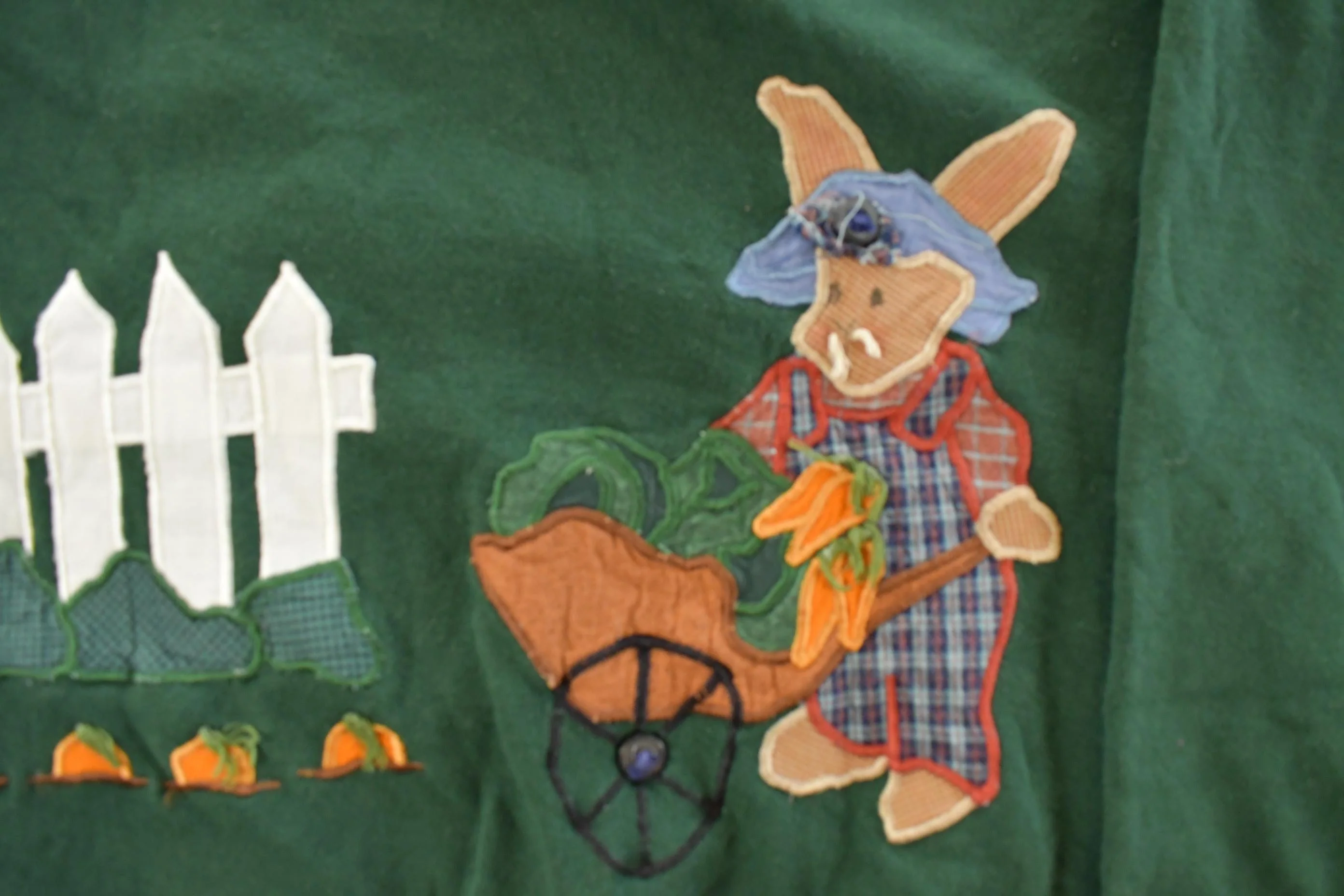 Vintage 1990s Bunny Garden Cartoon Crewneck Sweatshirt Men's Large - Image 4