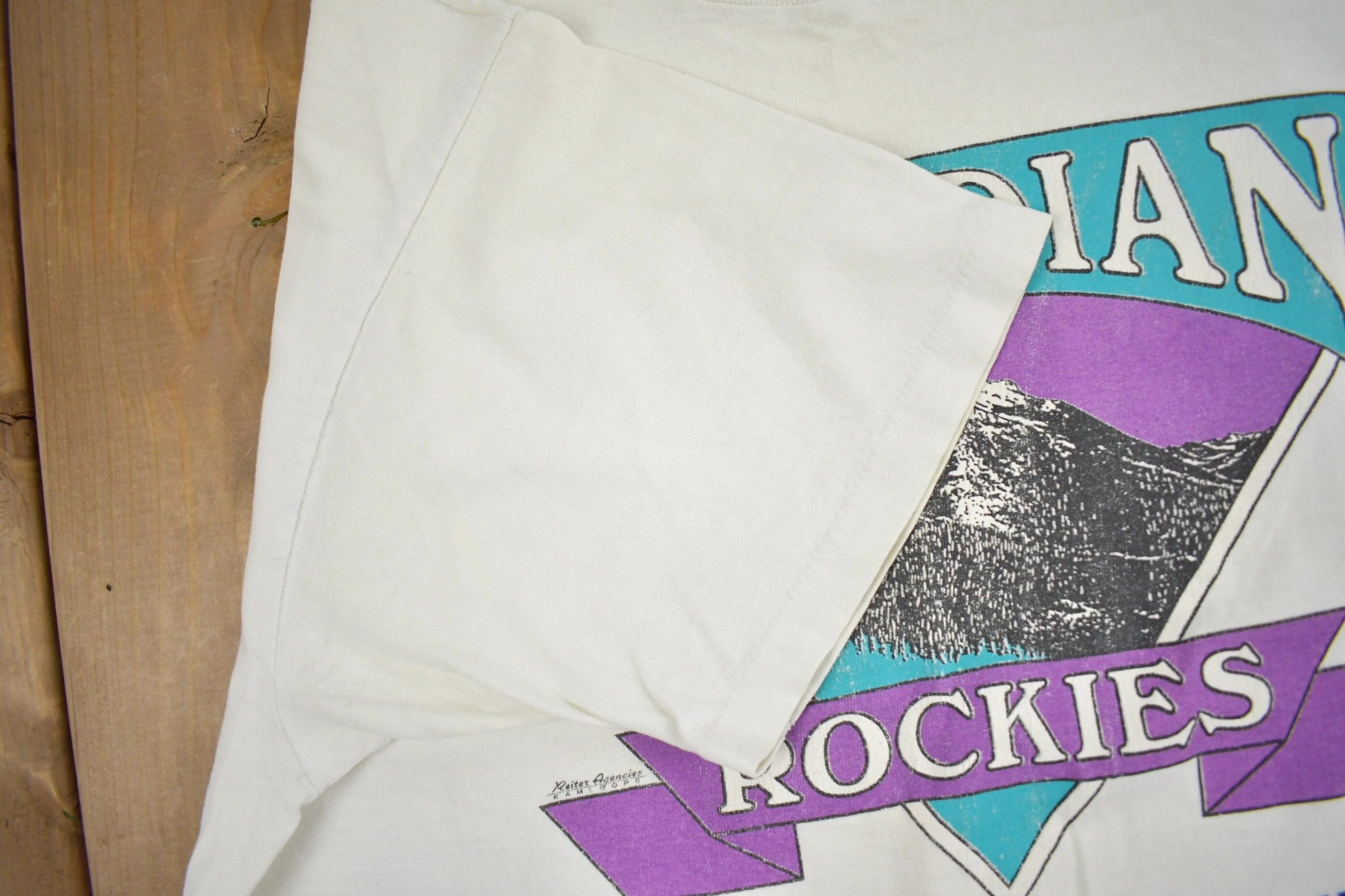 Vintage 1990s Canadian Rockies Golden British Columbia Souvenir T Shirt Men's XL - Image 4