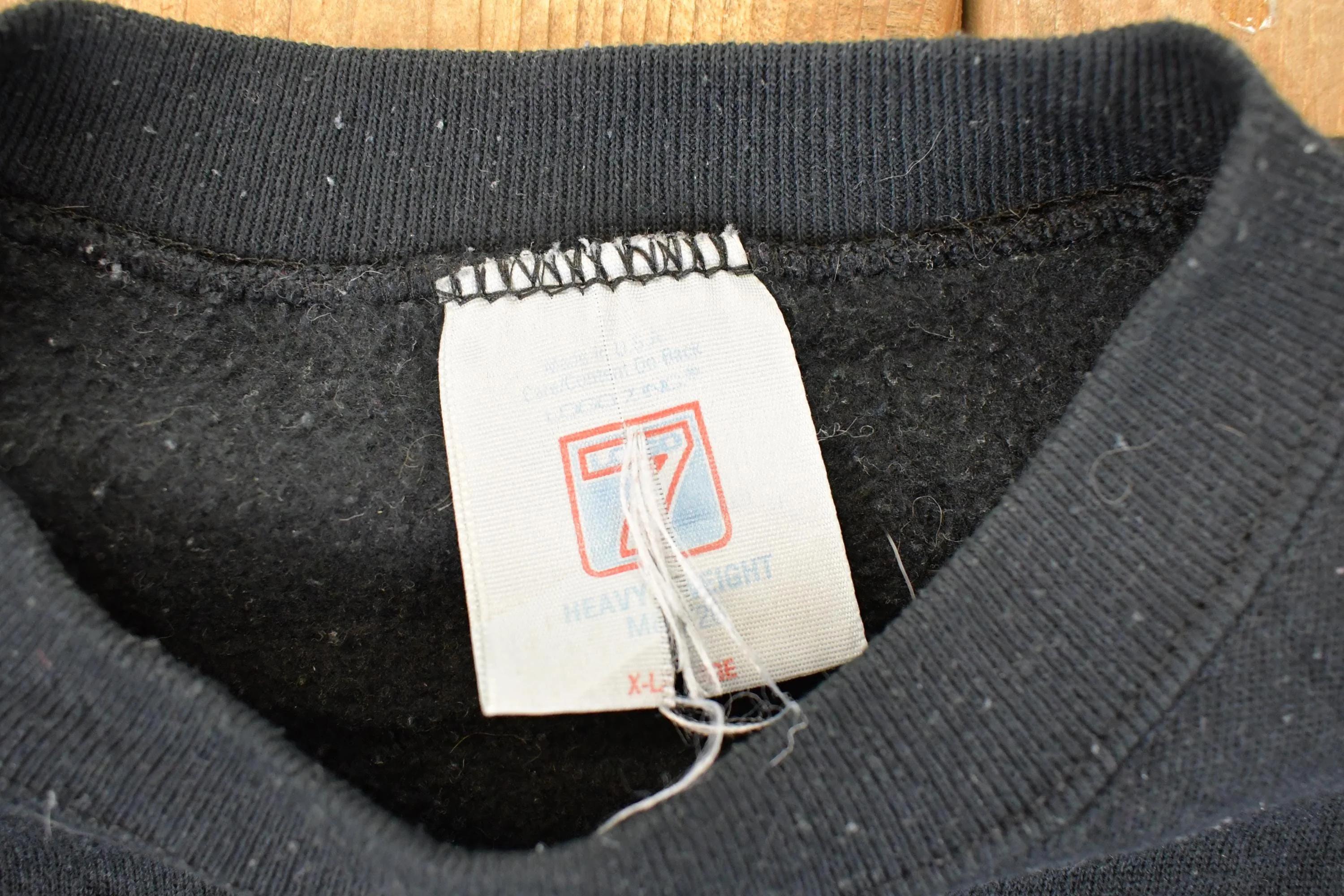 Vintage 1990s Cape Cod Logo 7 Graphic Print Crewneck Sweatshirt Men's L - Image 5