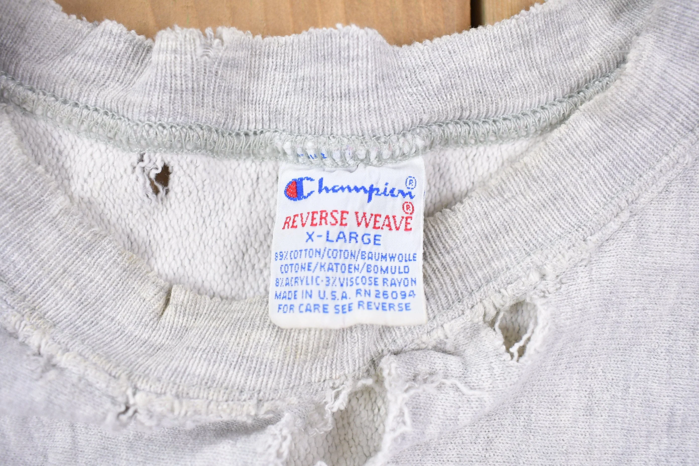 Vintage 1990s Champion Reverse Weave Distressed John Carroll Sweatshirt Men's Large - Image 4
