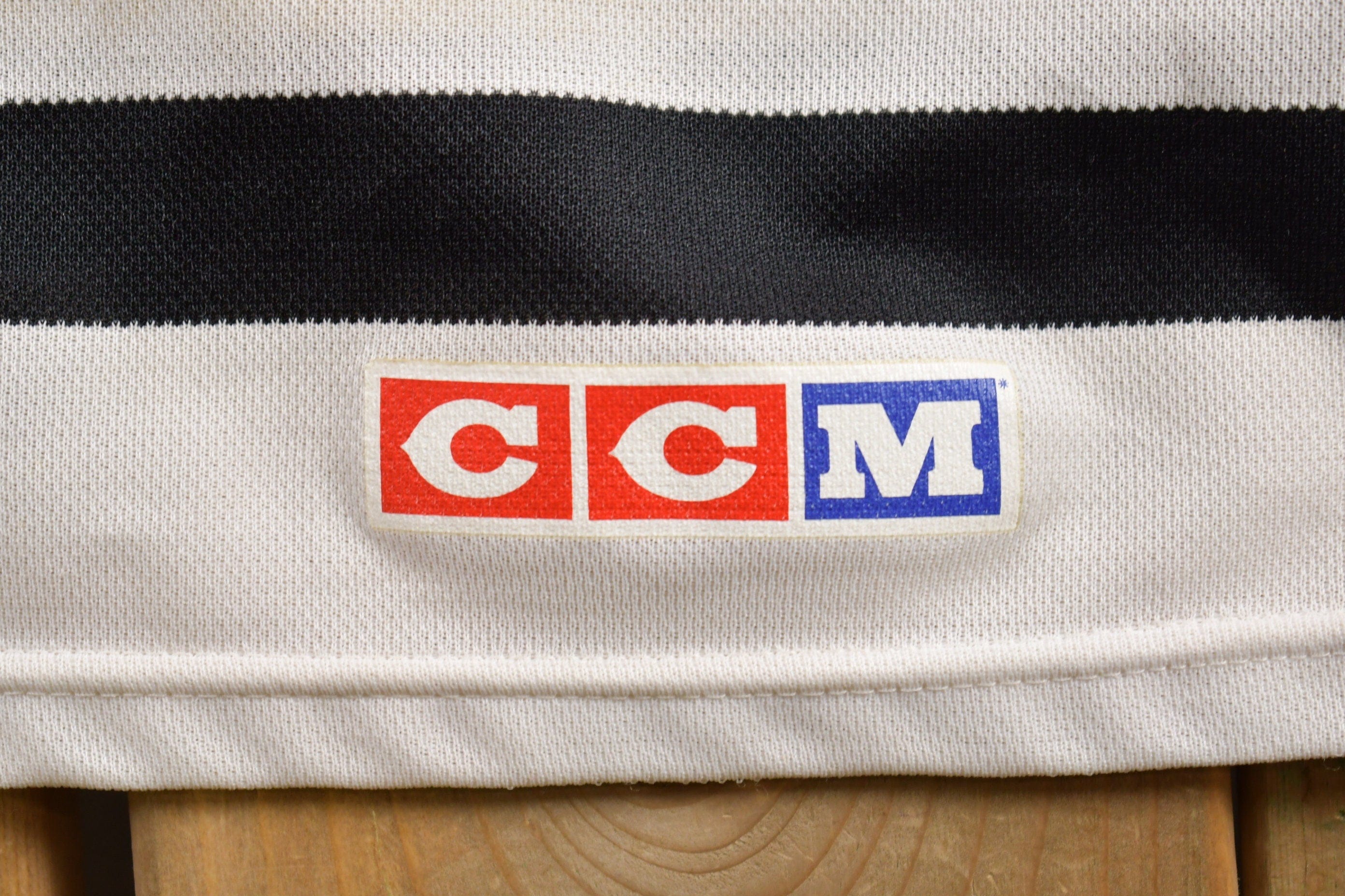 Vintage 1990s Chicago Blackhawks CCM NHL Hockey Jersey Men's Medium - Image 4