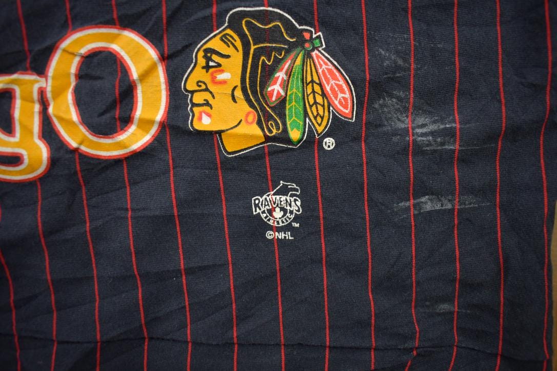 Vintage 1990s Chicago Blackhawks NHL All Over Print Graphic T-Shirt Men's Large - Image 5