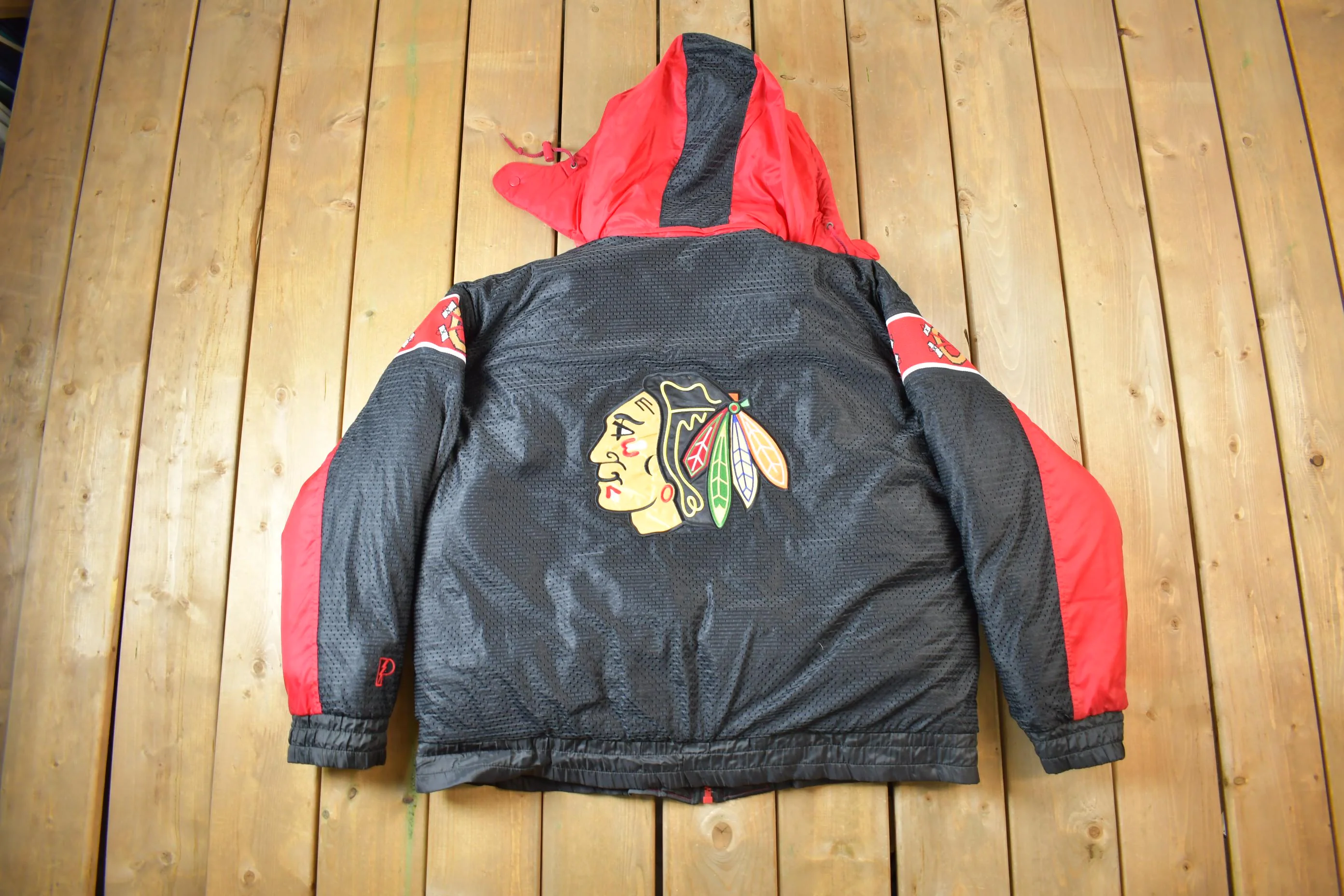 Vintage 1990s Chicago Blackhawks Reversible NHL Hockey Puffer Hooded Jacket - Image 3