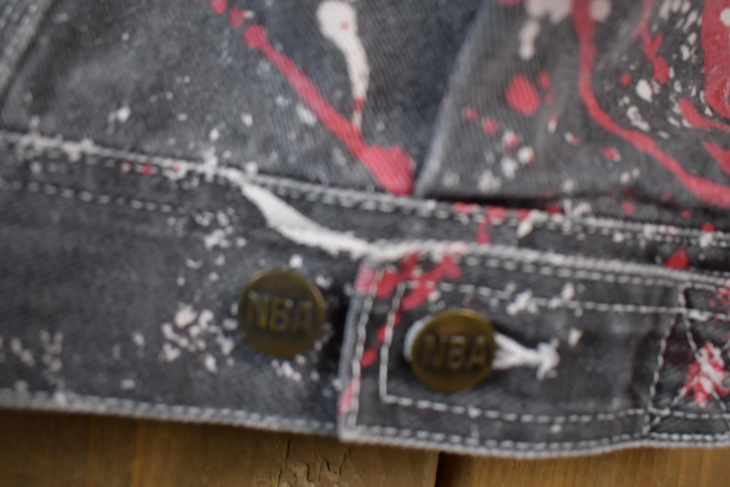Vintage 1990s Chicago Bulls All Over Print NBA Basketball Boxy Fit Jean Jacket - Image 9