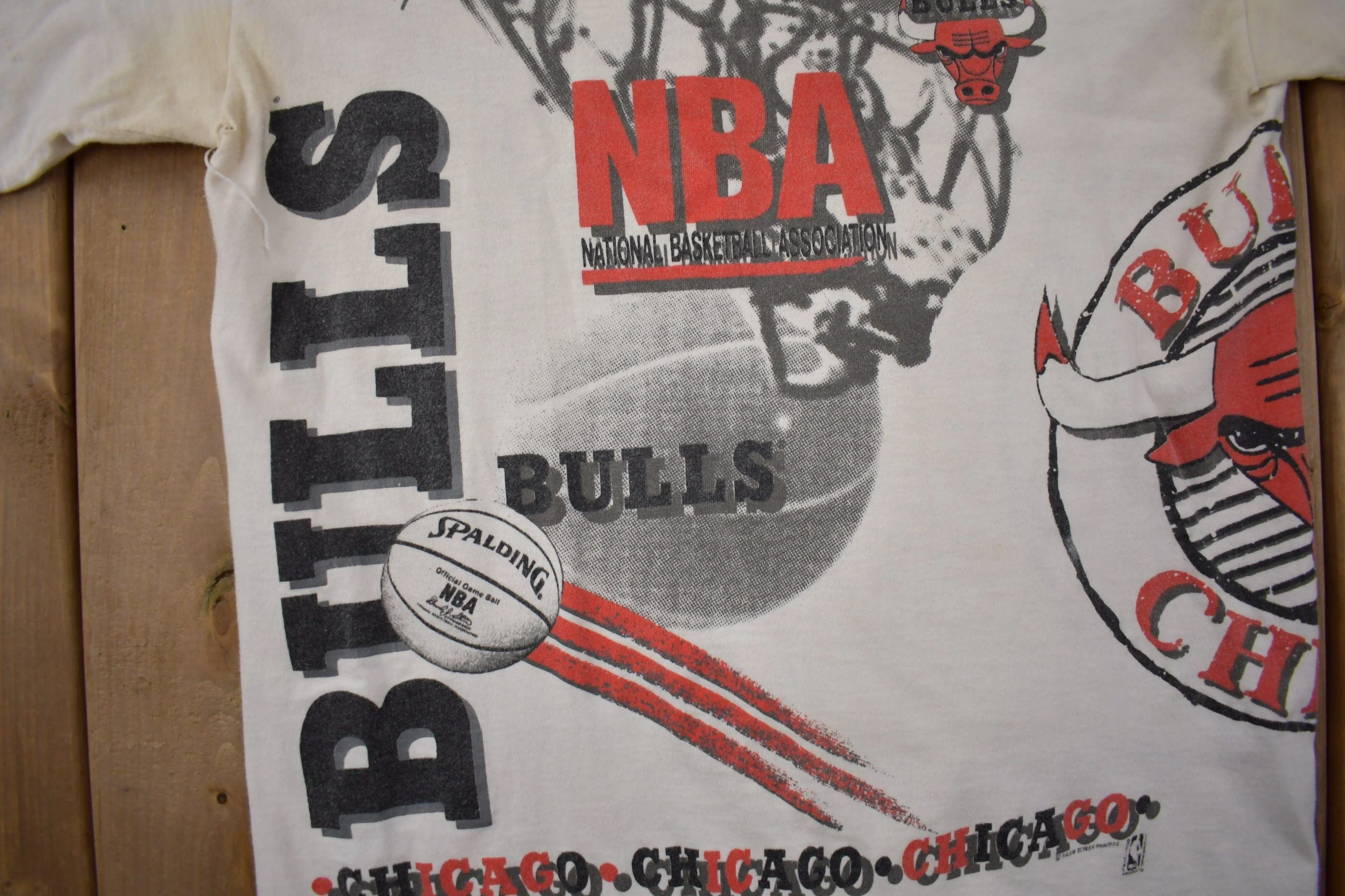 Vintage 1990s Chicago Bulls NBA Aerial Assault Graphic T-Shirt Men's Large - Image 3