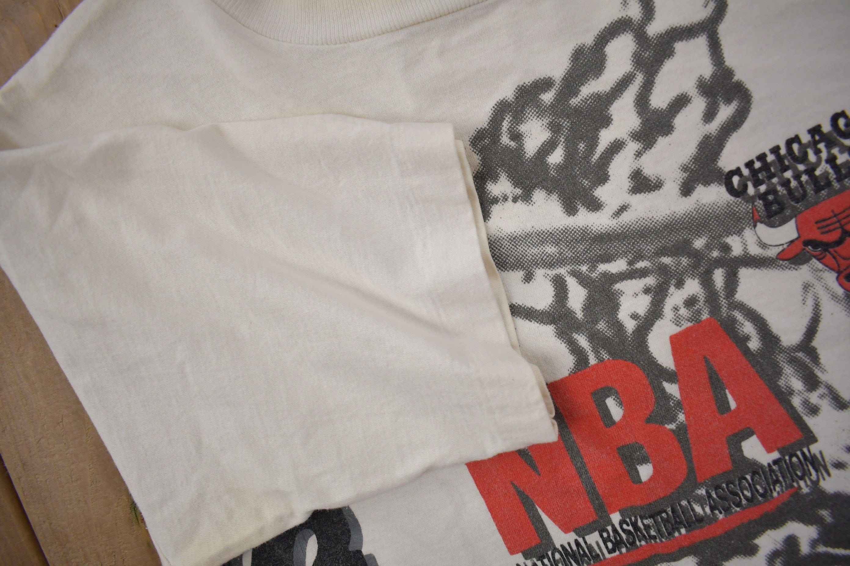 Vintage 1990s Chicago Bulls NBA Aerial Assault Graphic T-Shirt Men's Large - Image 5