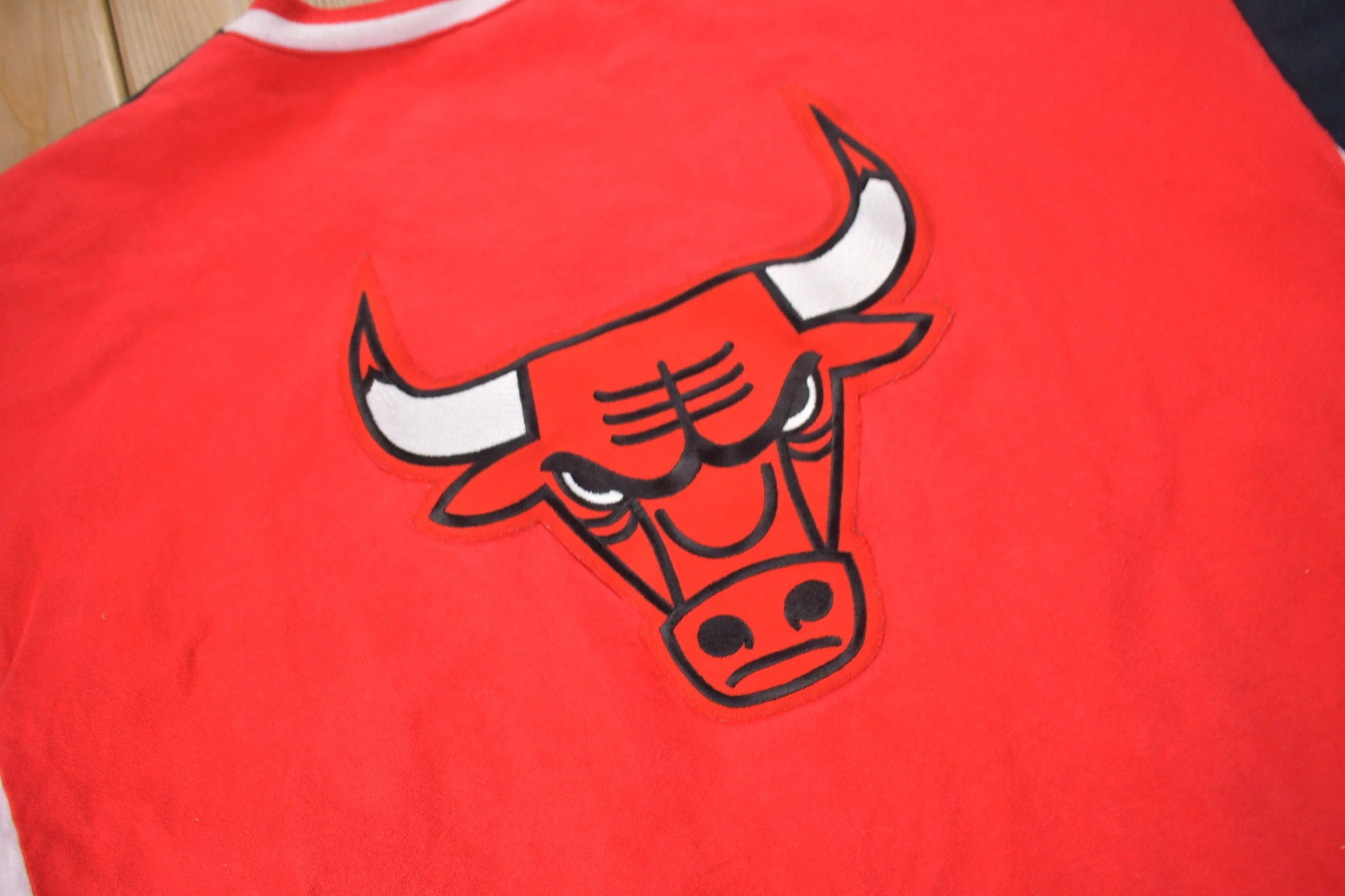 Vintage 1990s Chicago Bulls NBA Champion Shooting Shirt NBA Sportswear Men's 2XL - Image 4